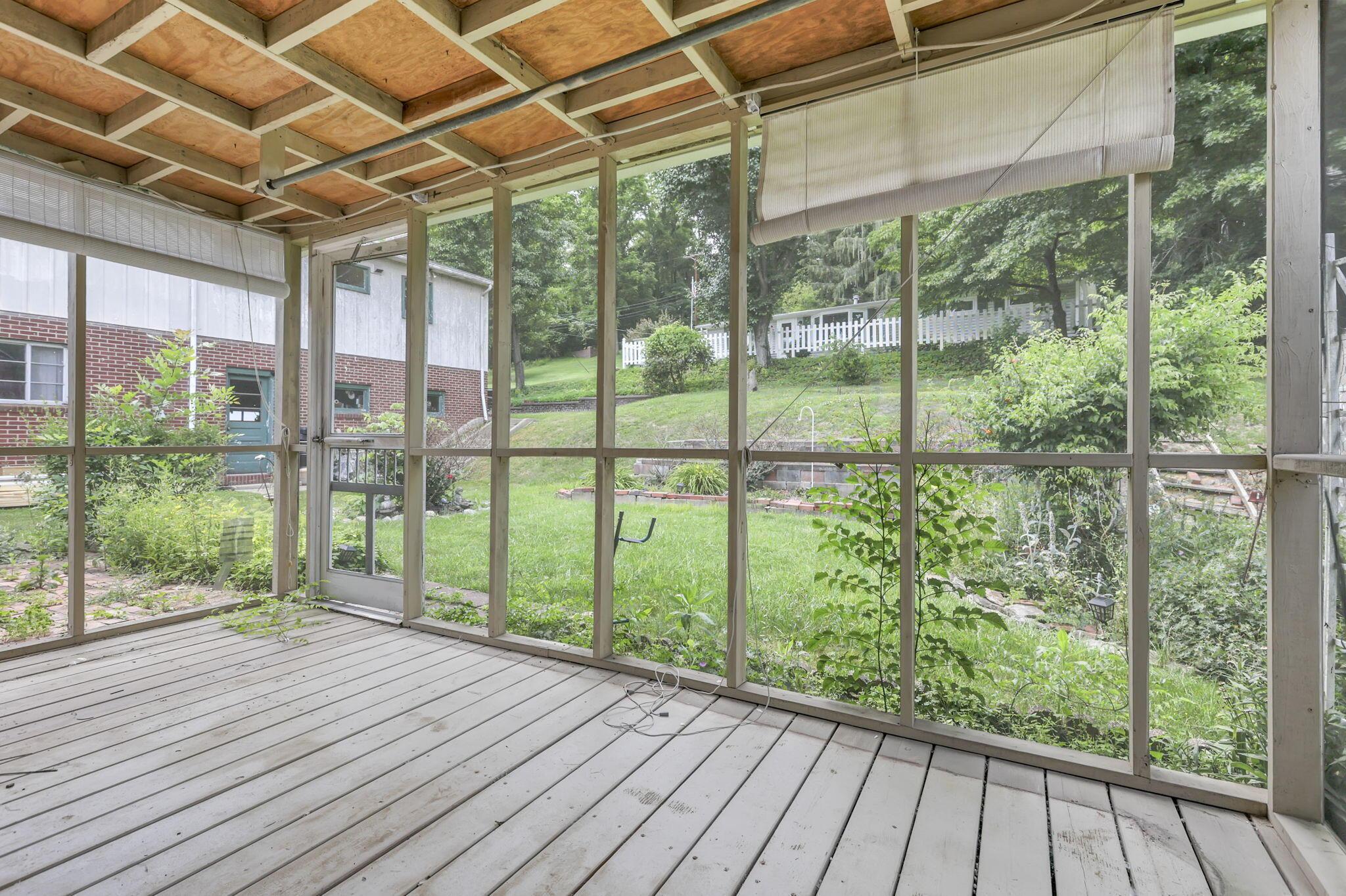 675 Mohican Avenue Property Photo 28