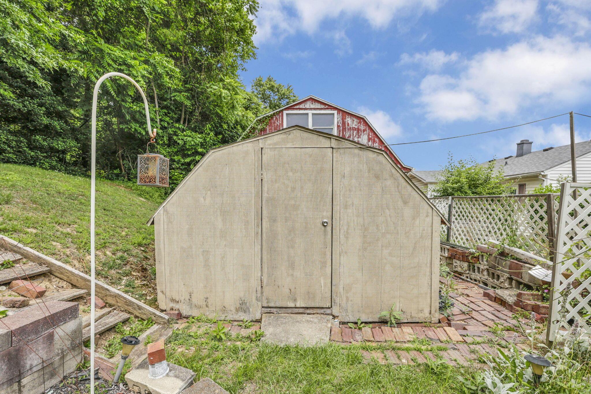 675 Mohican Avenue Property Photo 32