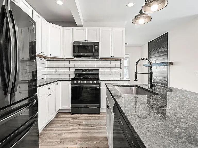1282 Cole Street Property Photo 7
