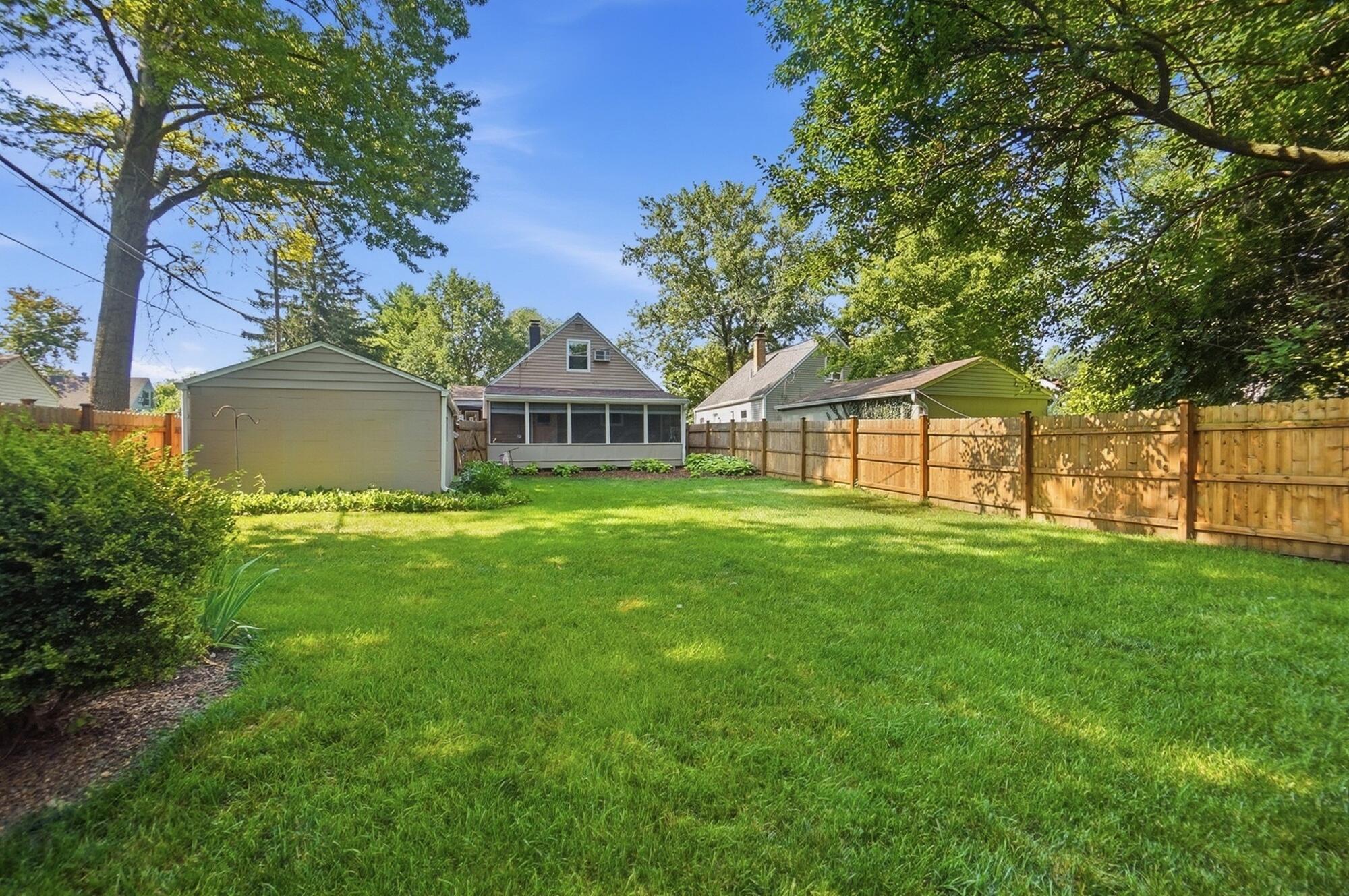 372 E Lincoln Avenue Property Photo 35