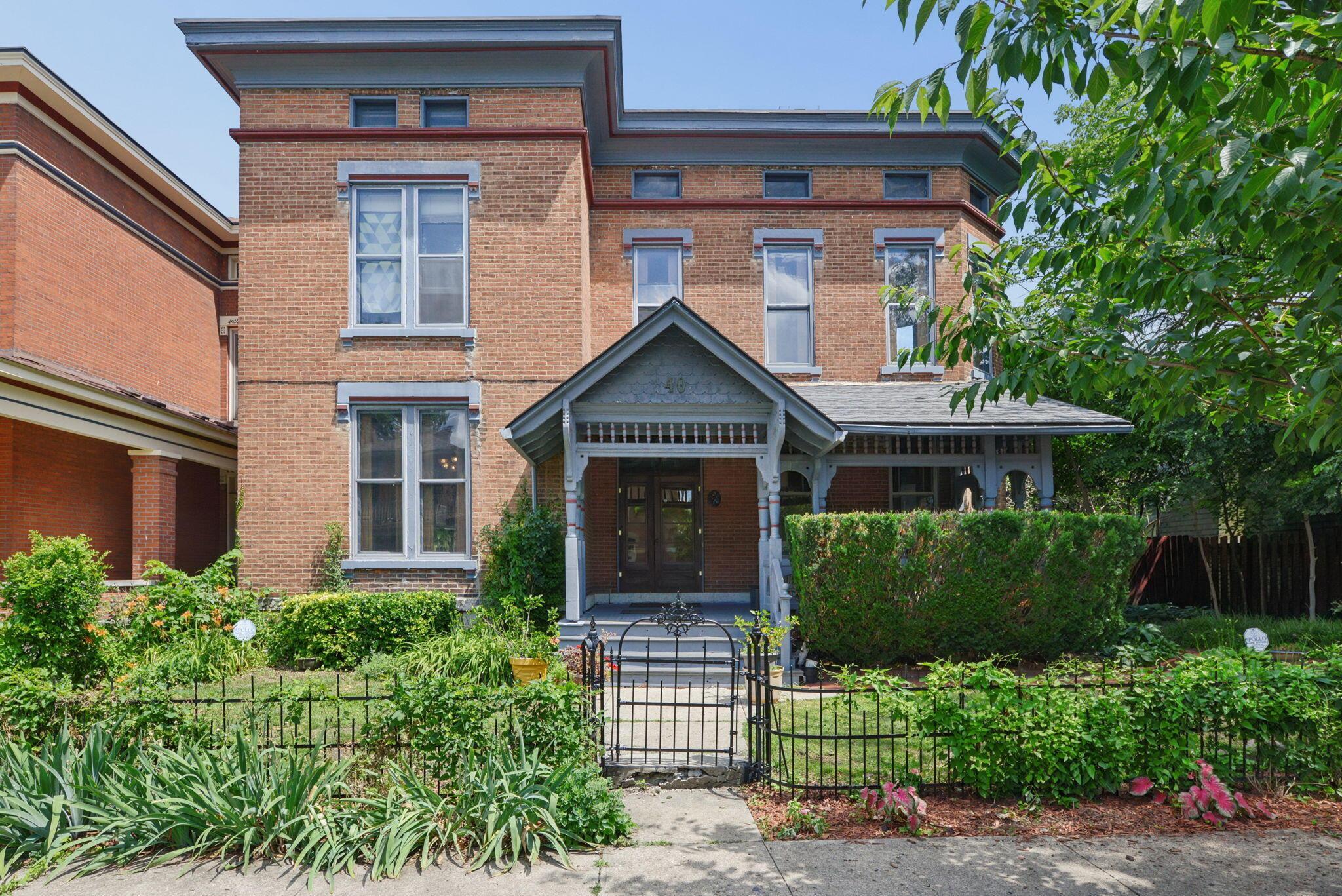 40 Smith Place