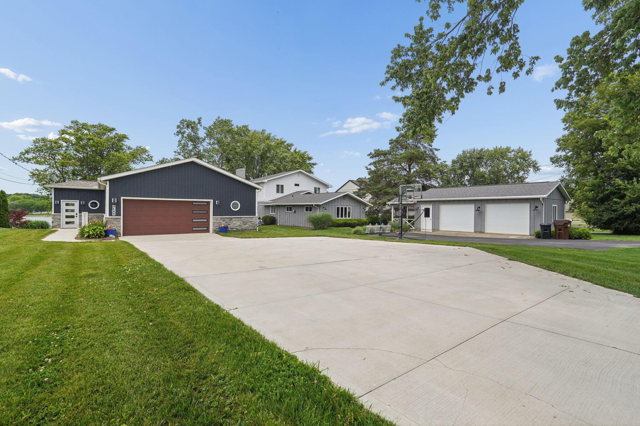 1300 E Choctaw Drive Property Photo 53