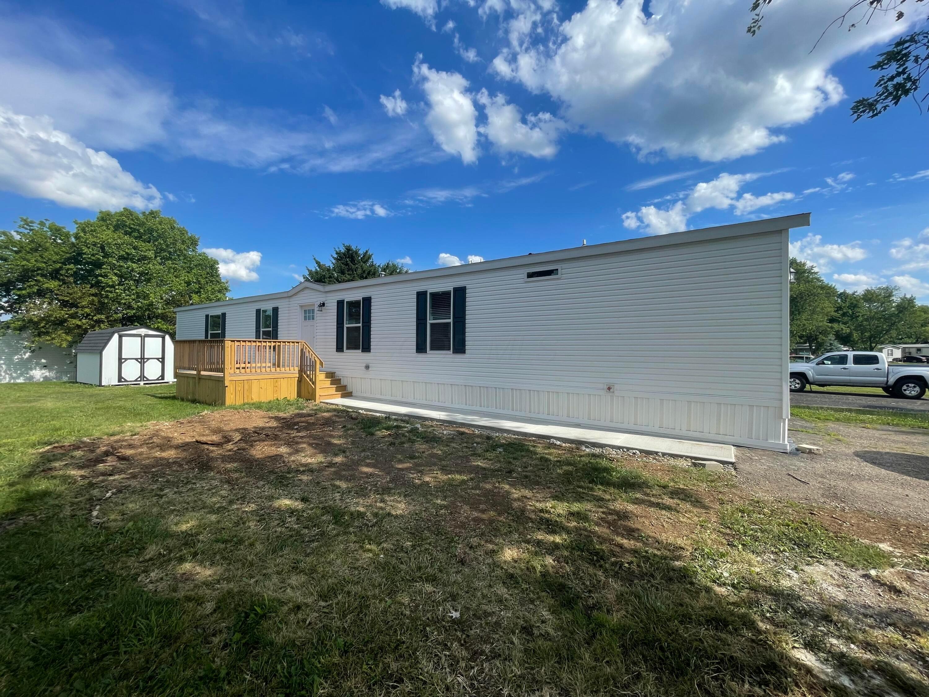7 Skyline Dr. Drive Property Photo 1