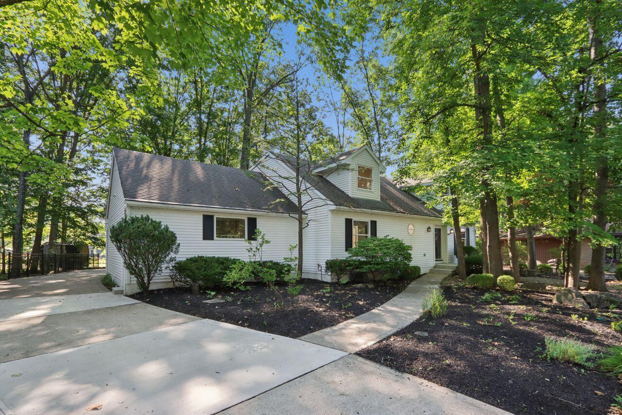 730 Mohican Way Property Photo 3