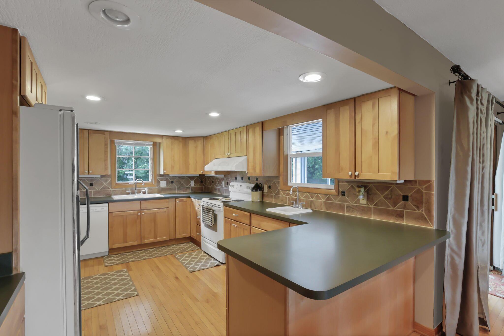 2637 Vanatta Road Property Photo 6