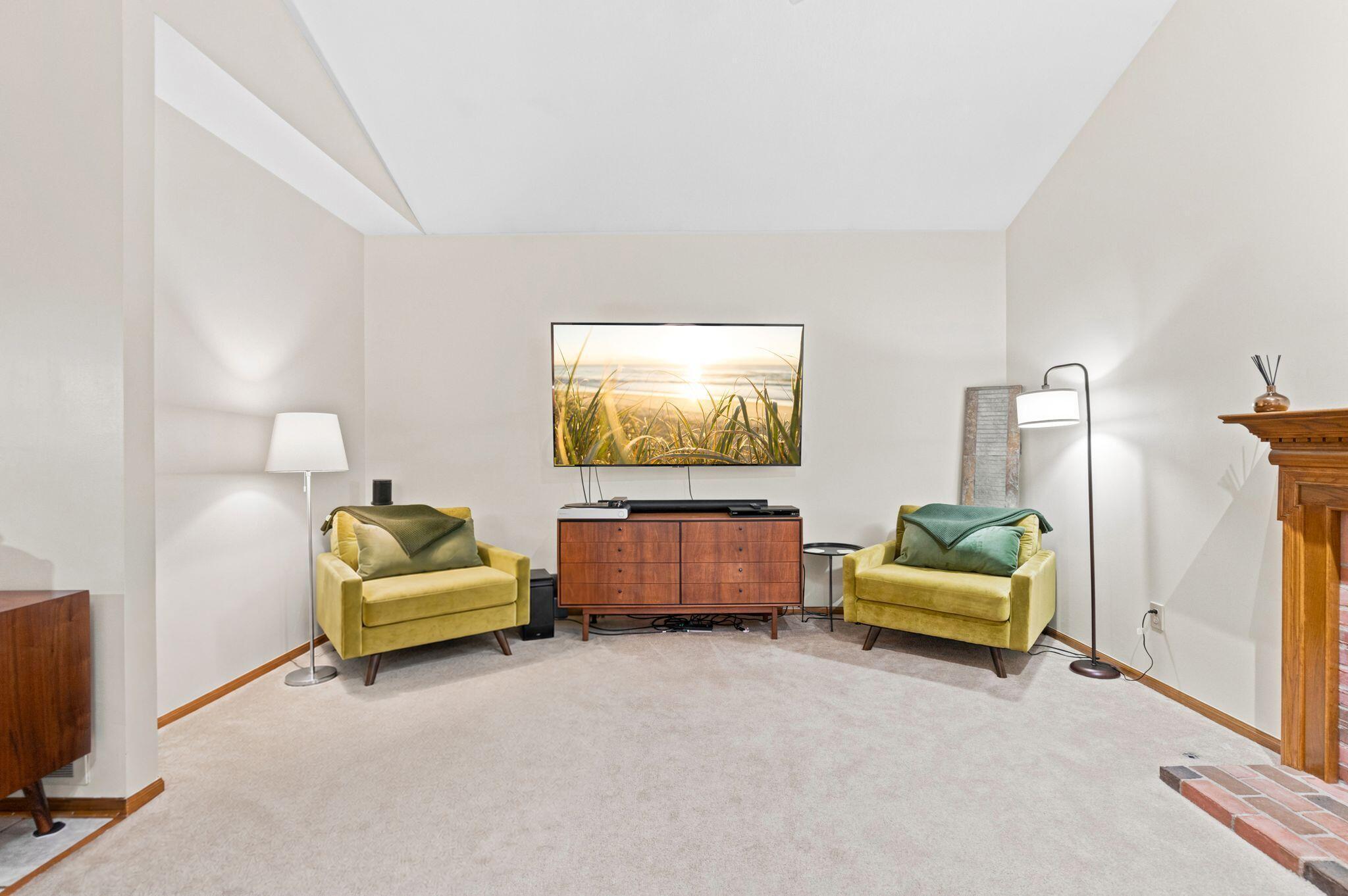691 Westray Drive Property Photo 21