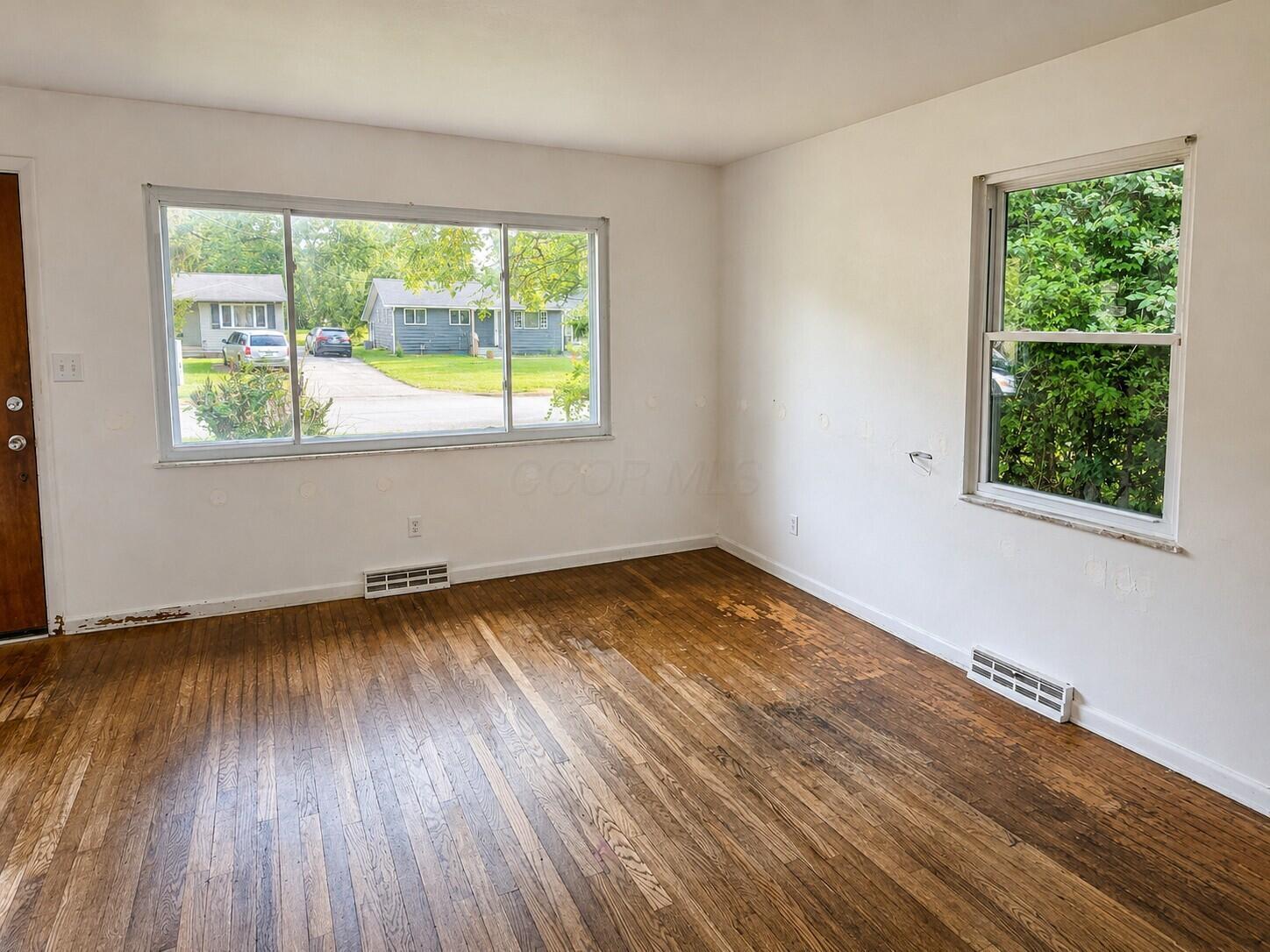 3501 E Deshler Avenue Property Photo 4