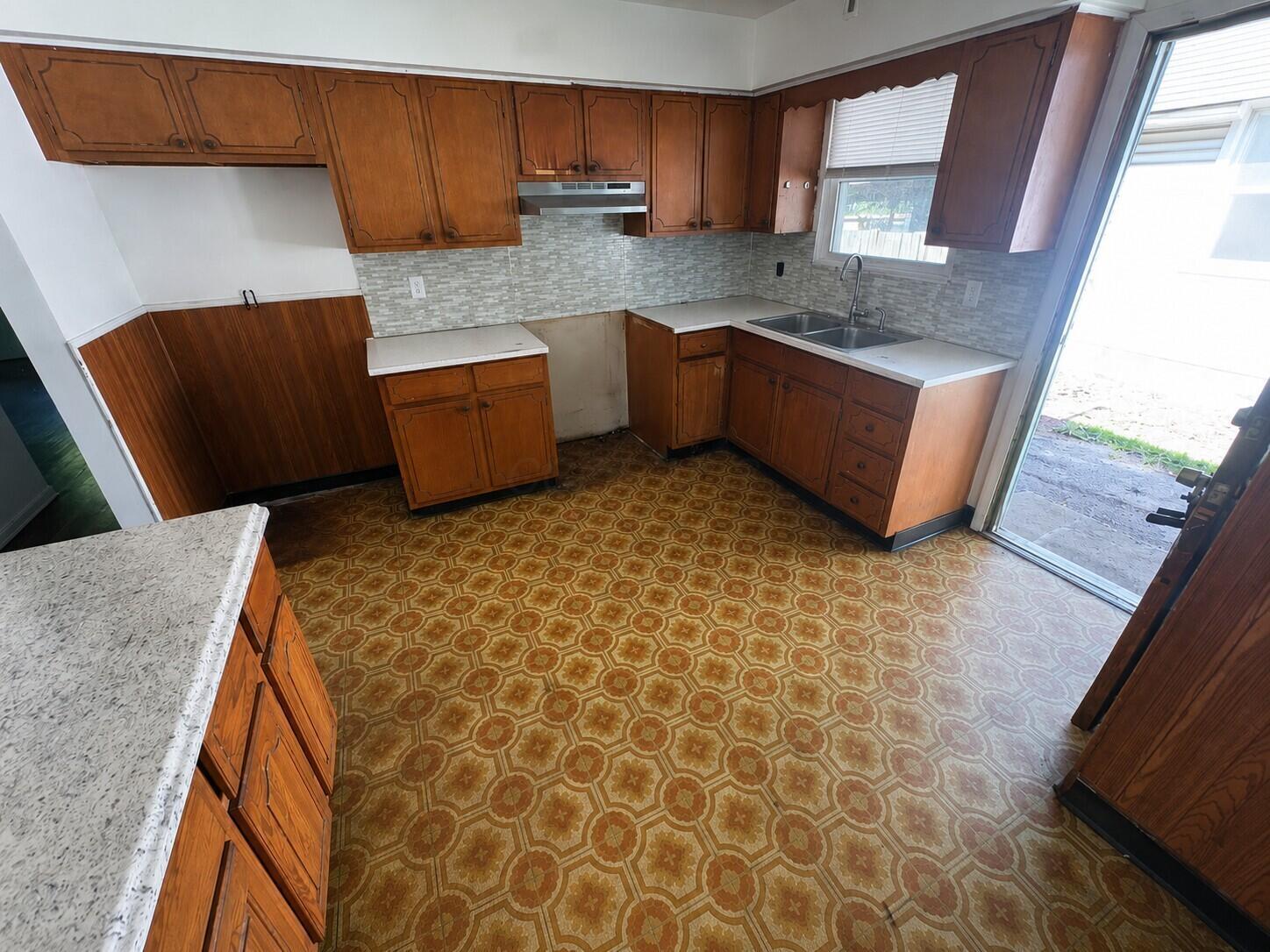 3501 E Deshler Avenue Property Photo 7