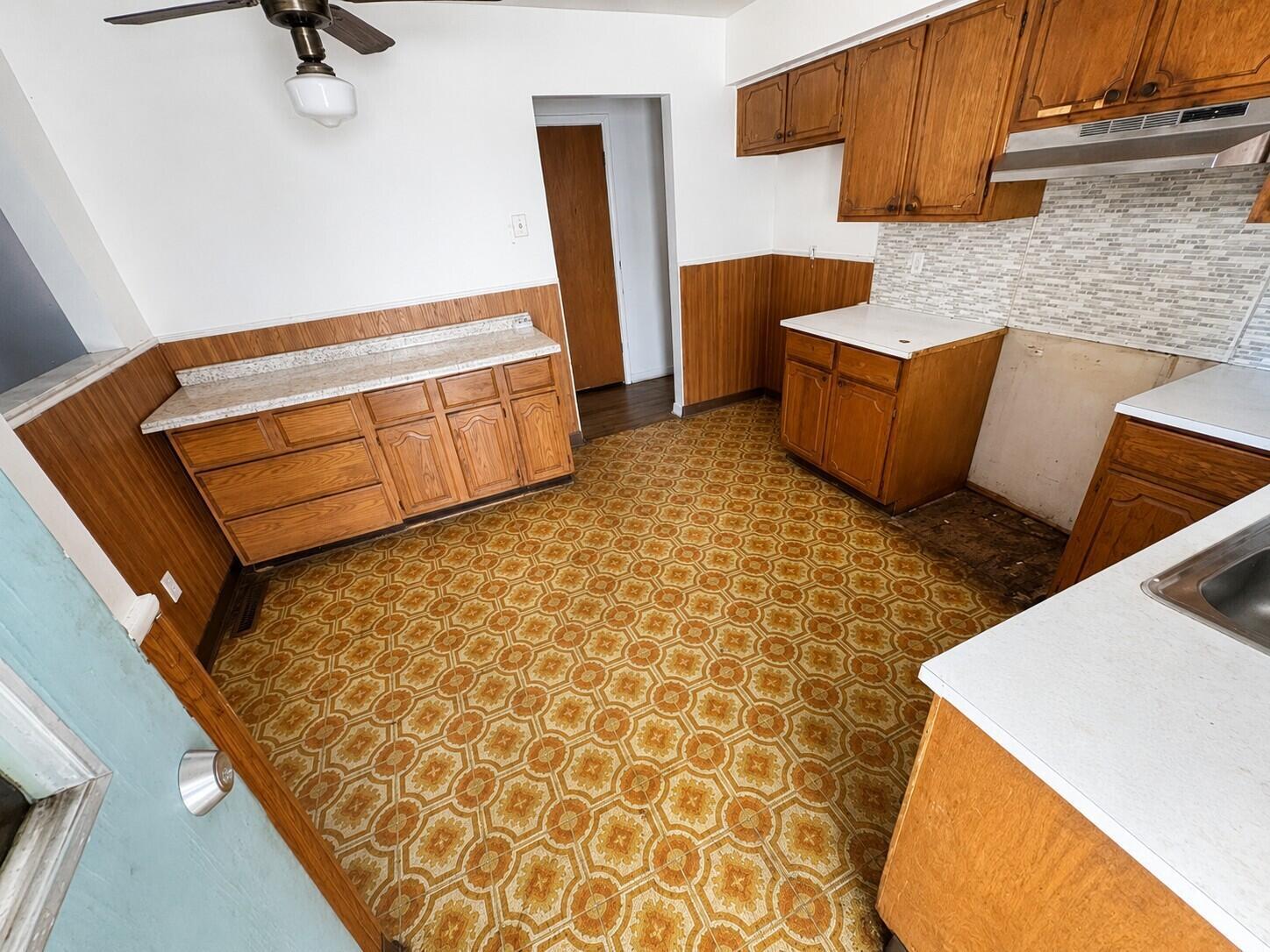 3501 E Deshler Avenue Property Photo 8