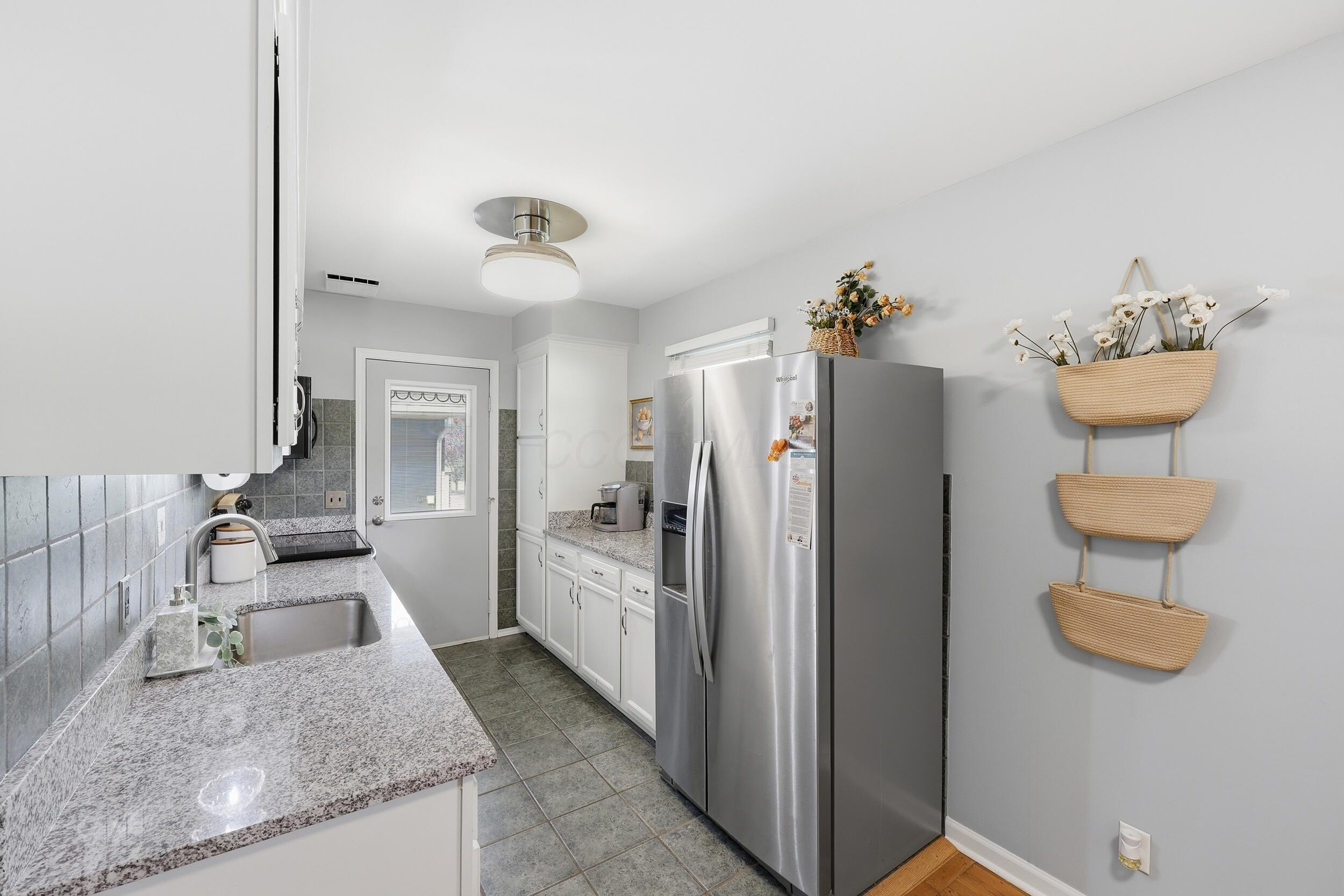361 E Stafford Avenue Property Photo 10