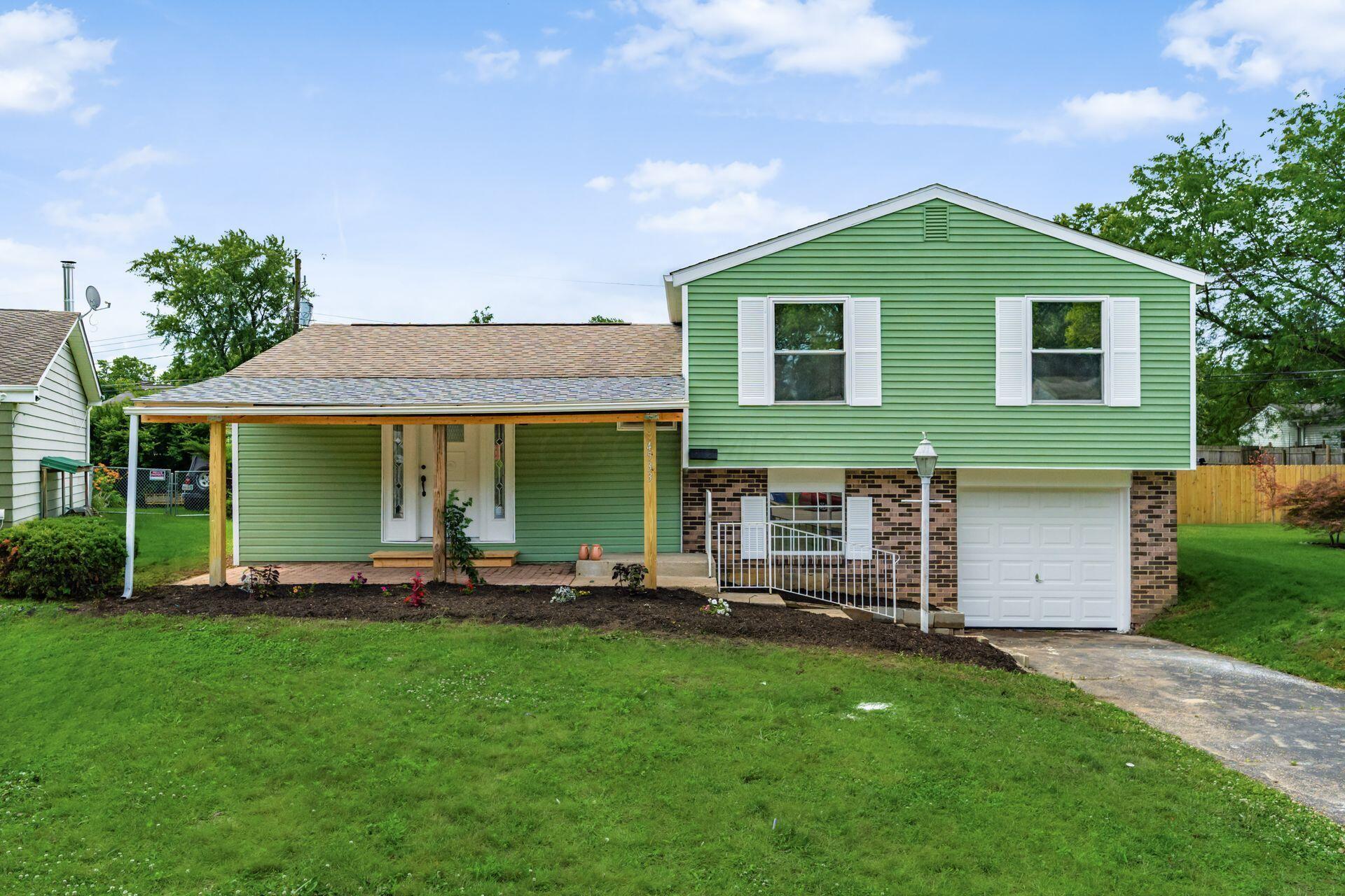 4533 Beachworth Court Property Photo 1