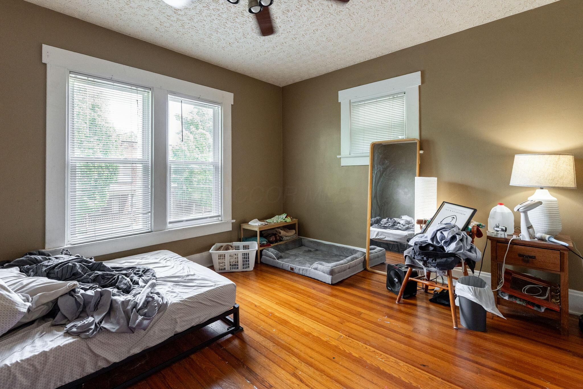2513-2515 Indianola Avenue Property Photo 14