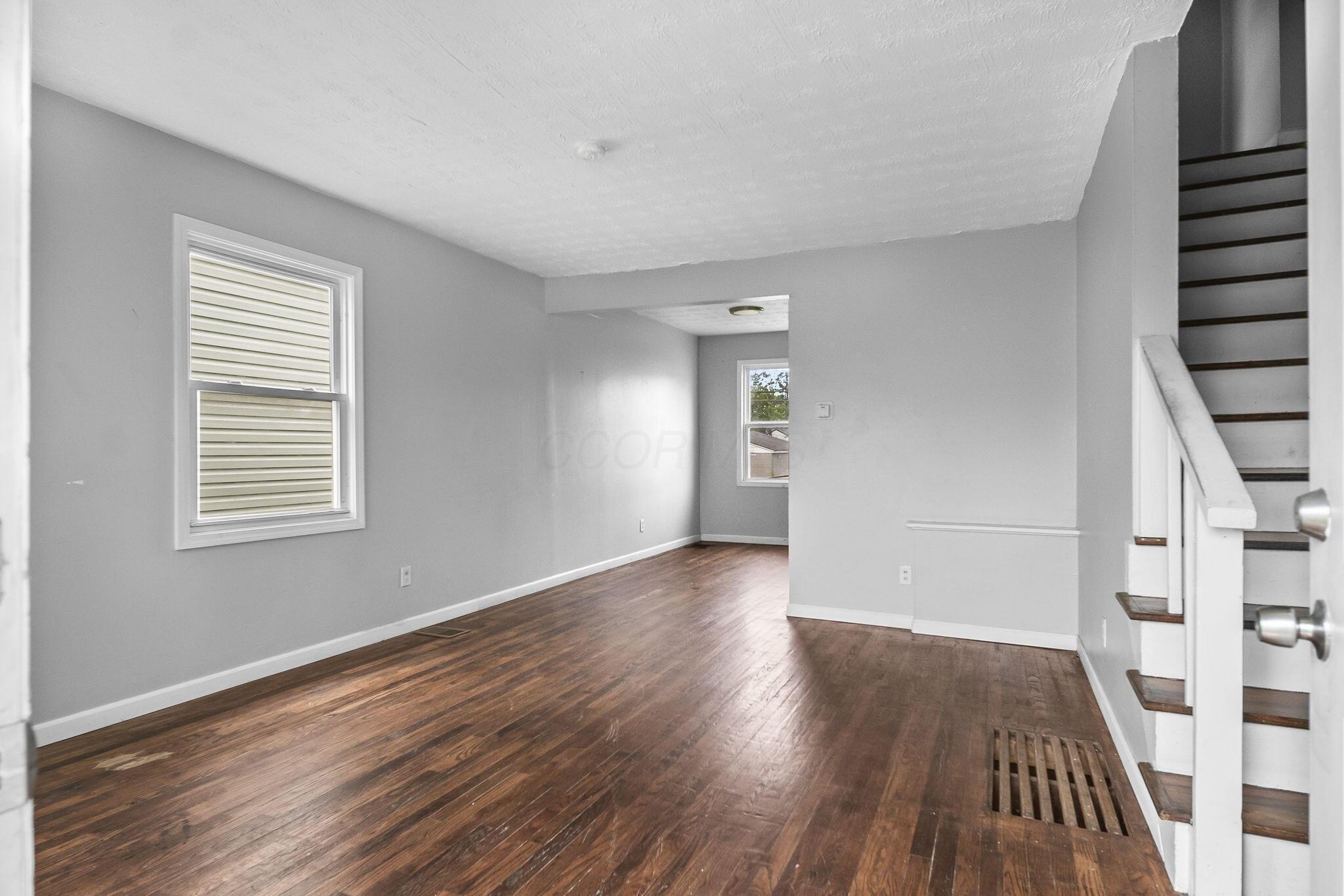 1025-1027 E 21st Avenue Property Photo 8