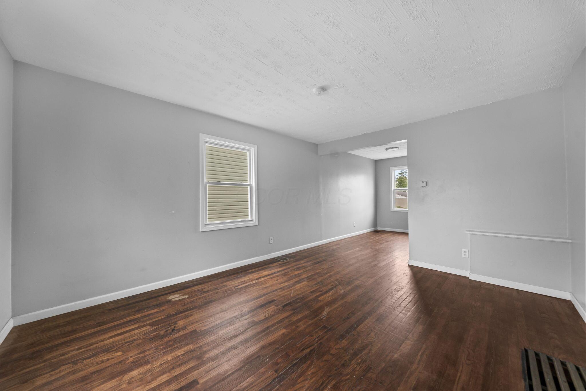 1025-1027 E 21st Avenue Property Photo 9