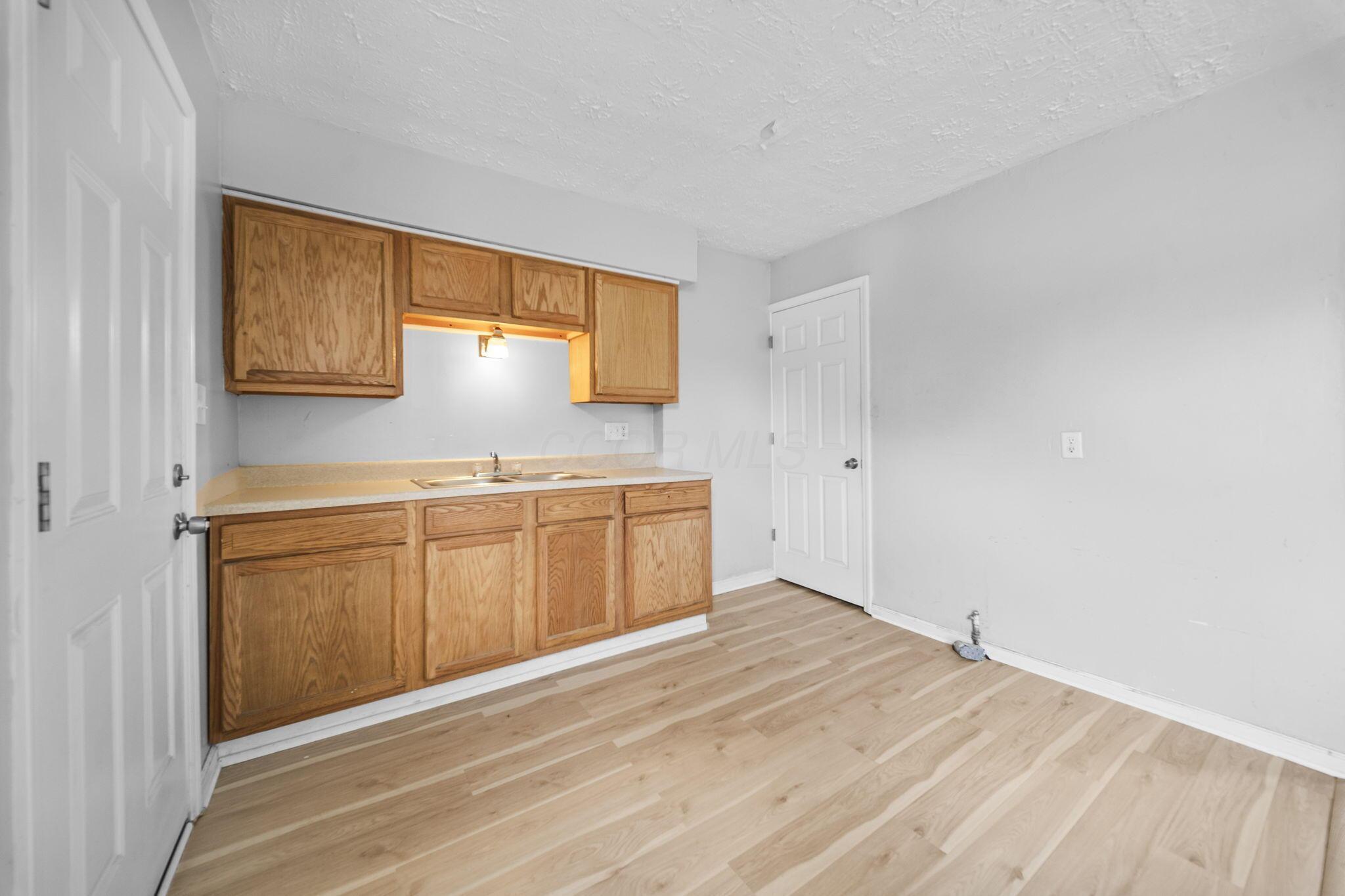 1025-1027 E 21st Avenue Property Photo 13