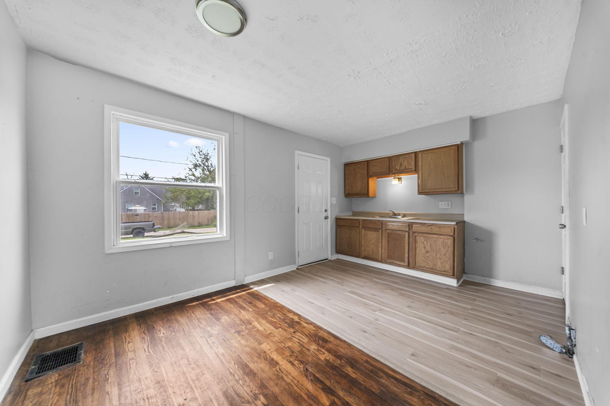 1025-1027 E 21st Avenue Property Photo 15