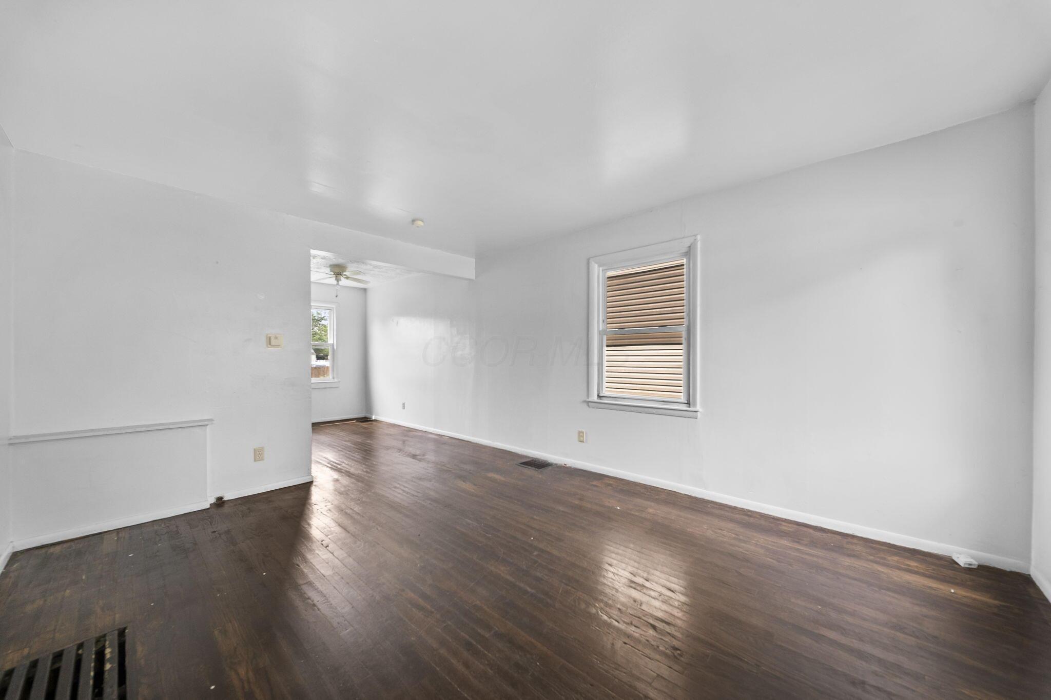 1025-1027 E 21st Avenue Property Photo 31