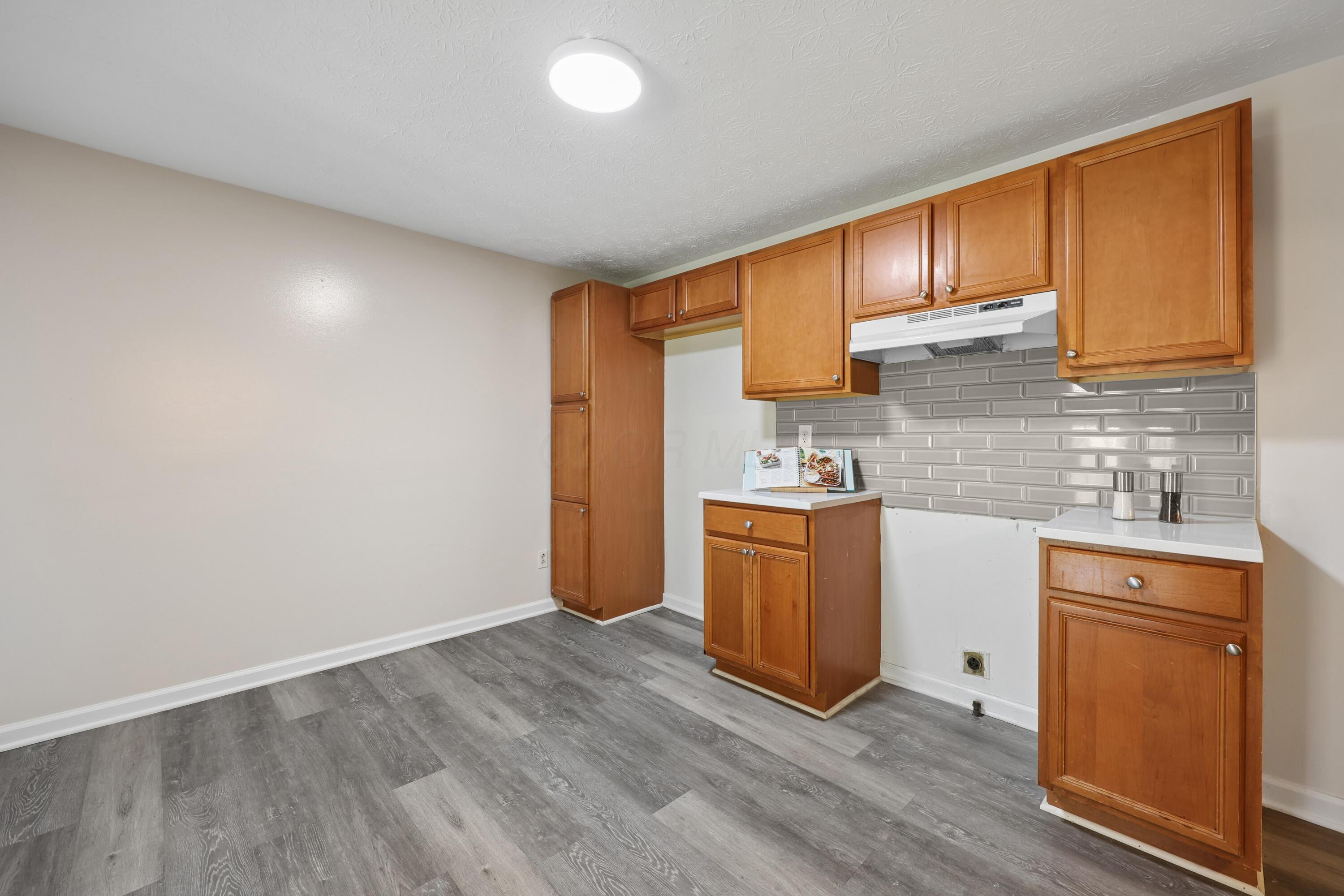 5014 Norcrest Drive Property Photo 11