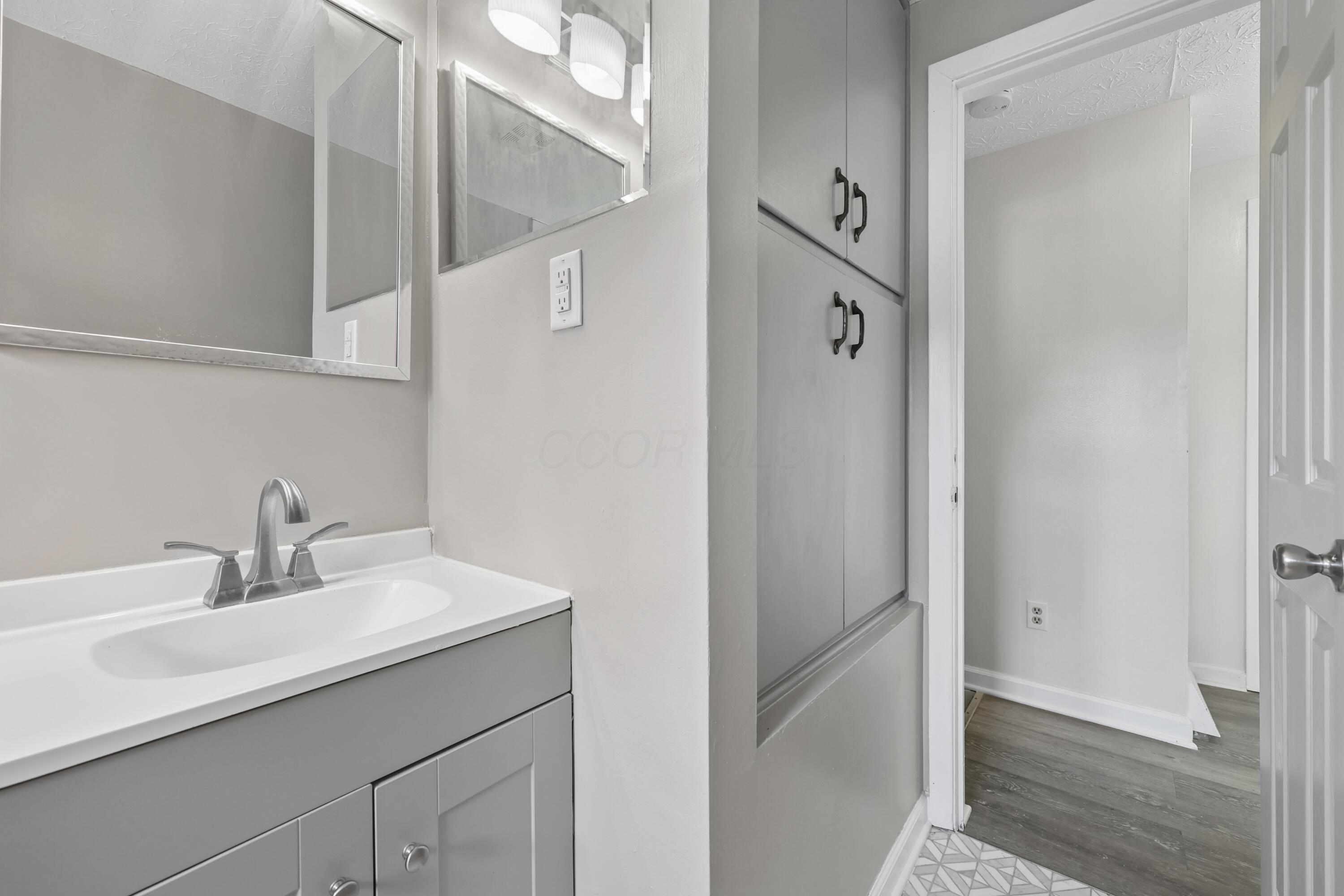 5014 Norcrest Drive Property Photo 24