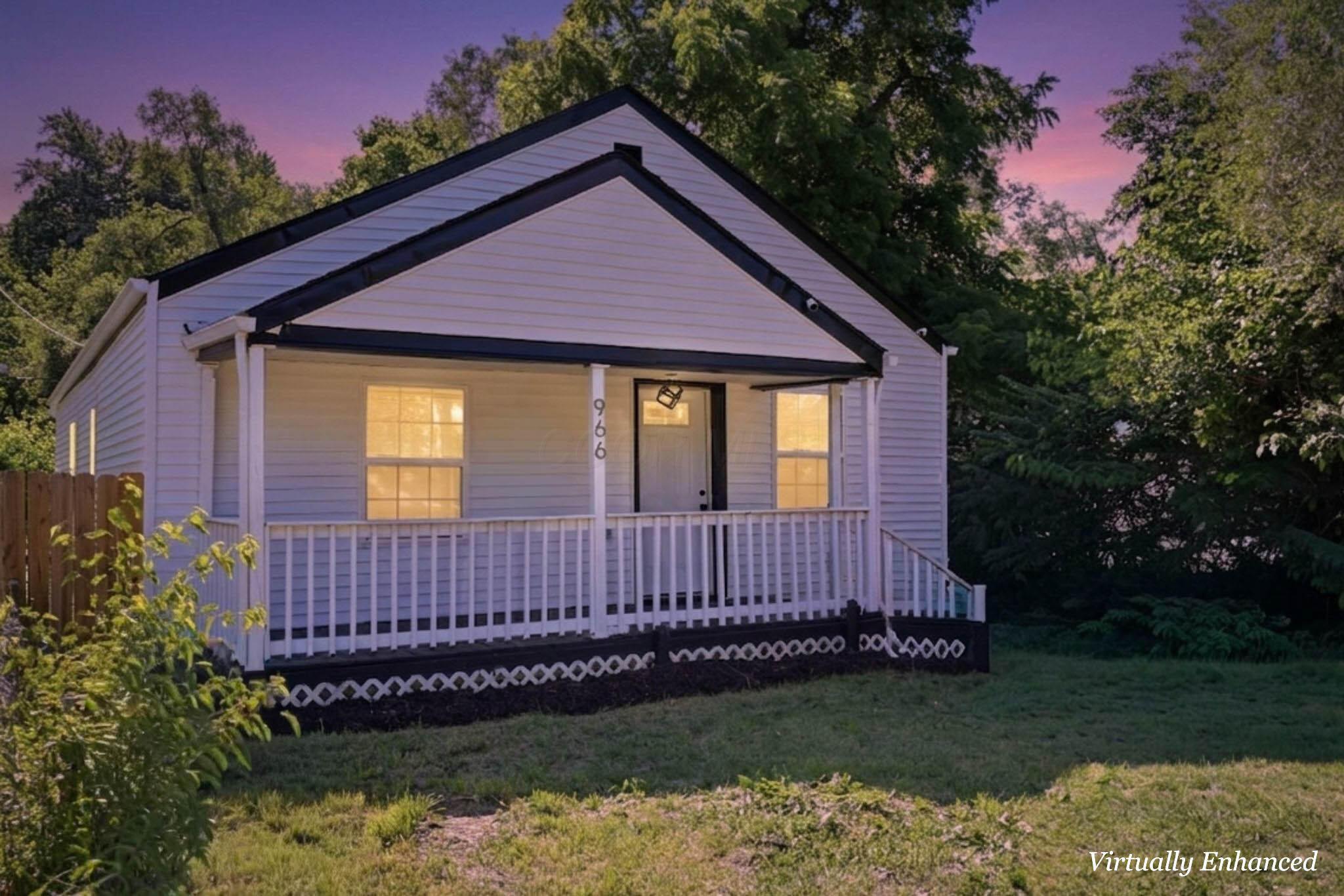 966 Whitethorne Avenue Property Photo 1
