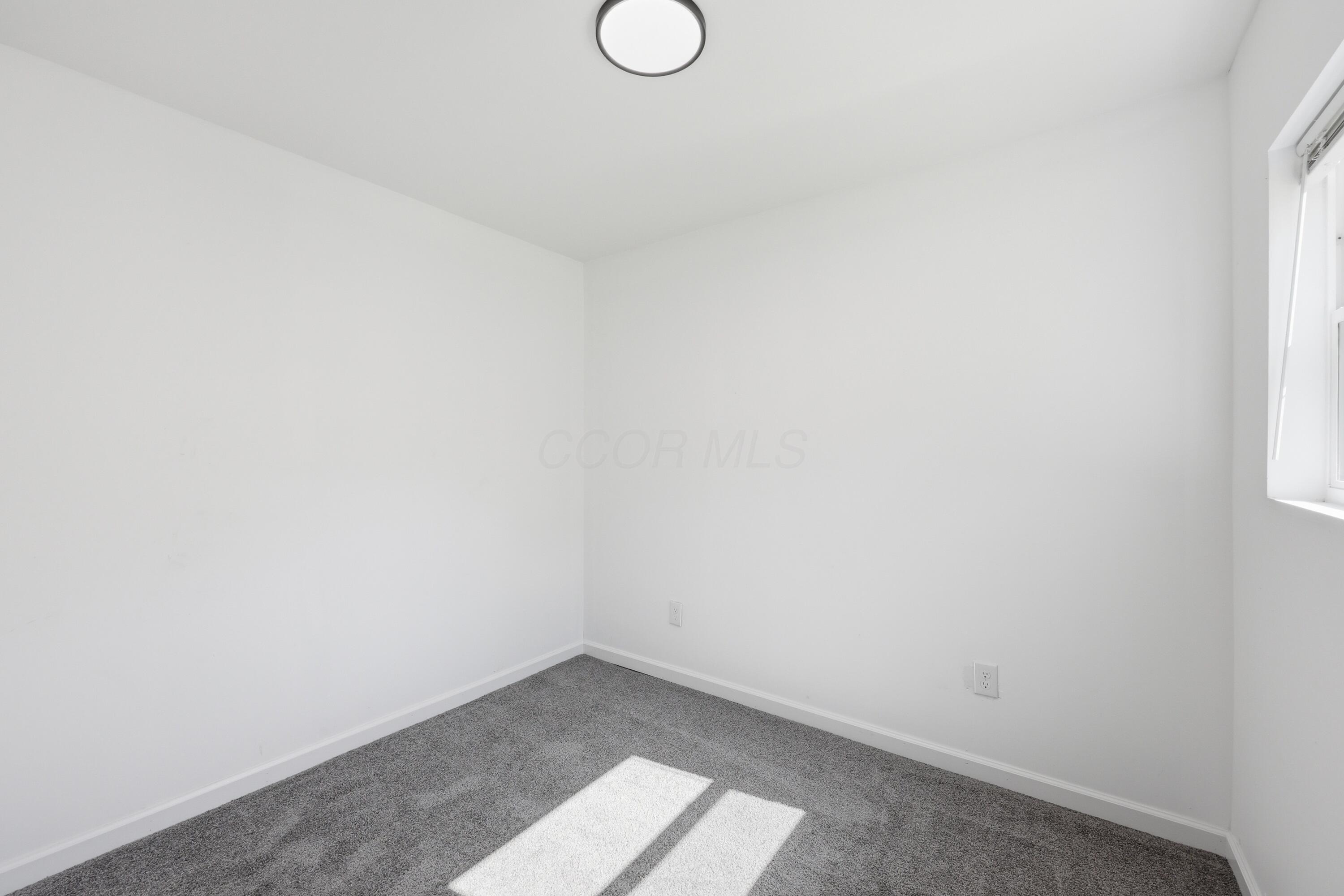 966 Whitethorne Avenue Property Photo 19
