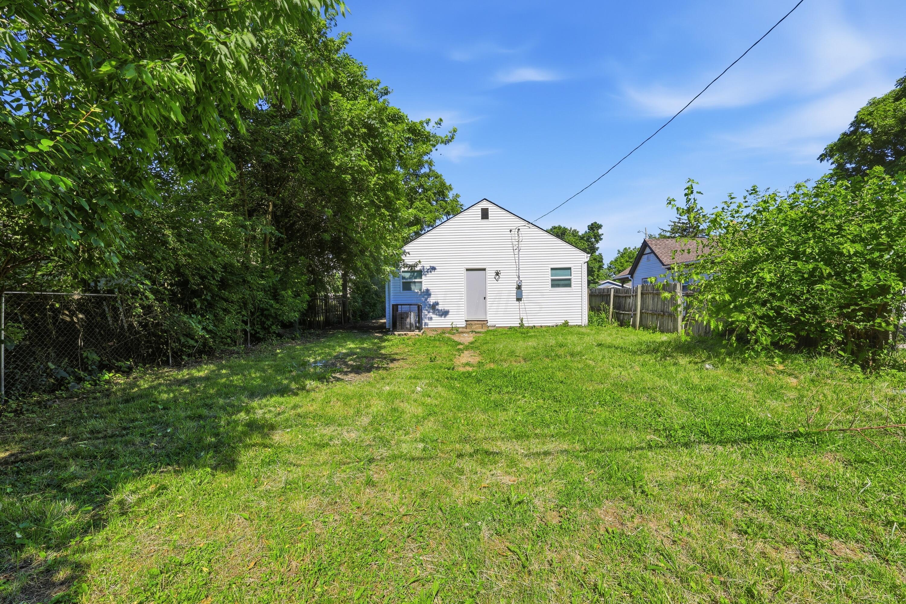 966 Whitethorne Avenue Property Photo 24