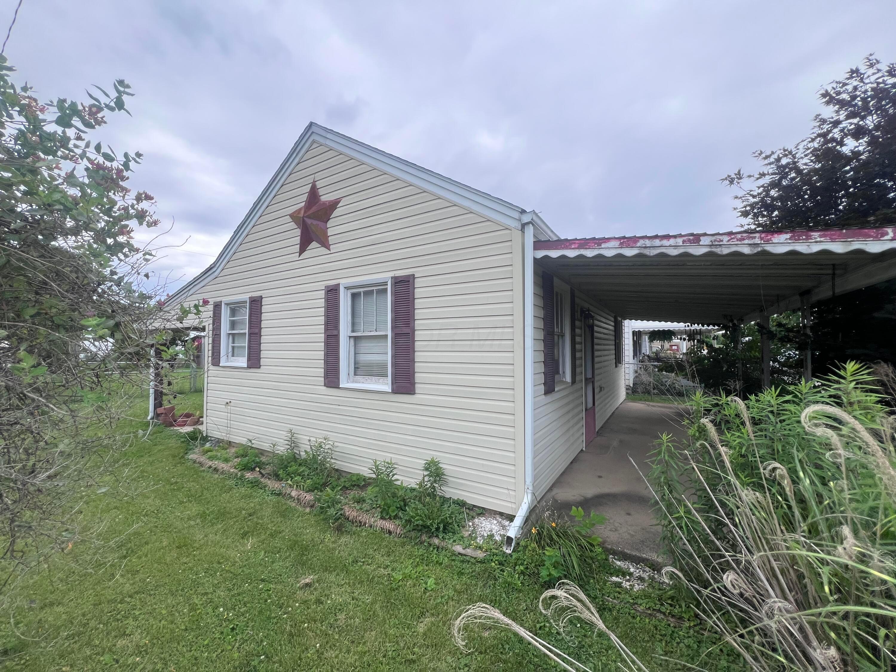1041 1/2 Dayton Property Photo 2