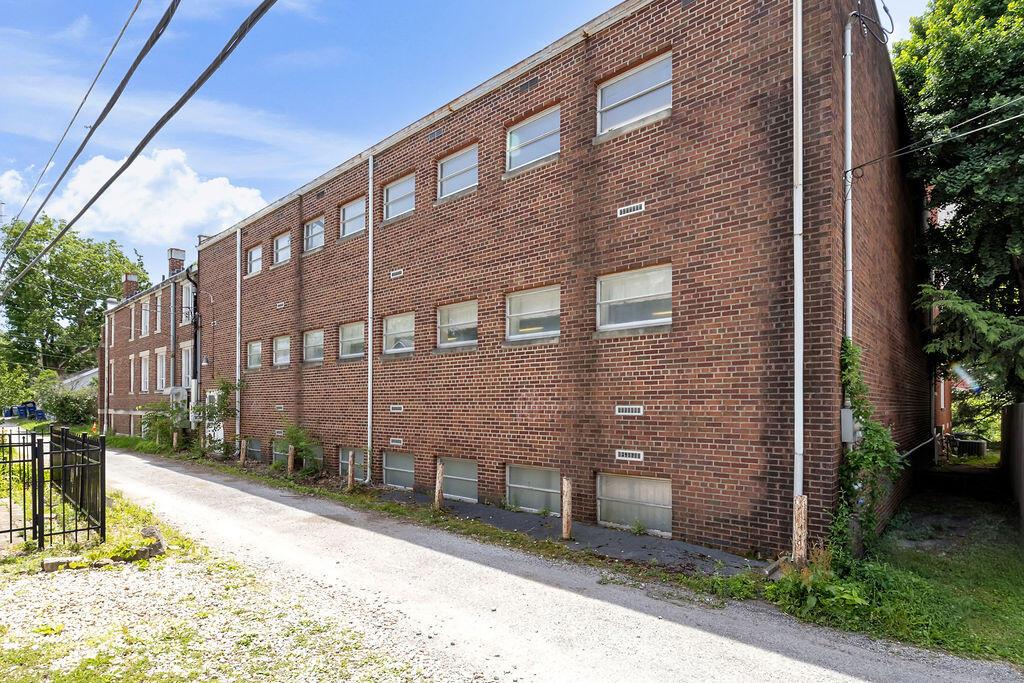 336 & 350 E Tulane Road Property Photo 5
