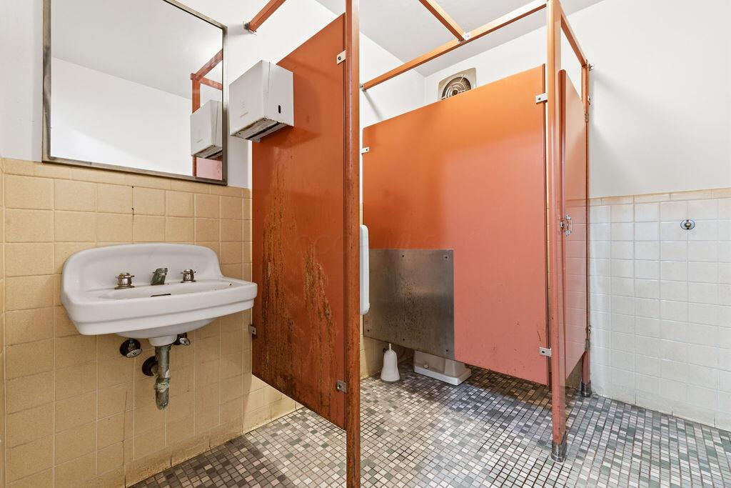 336 & 350 E Tulane Road Property Photo 28