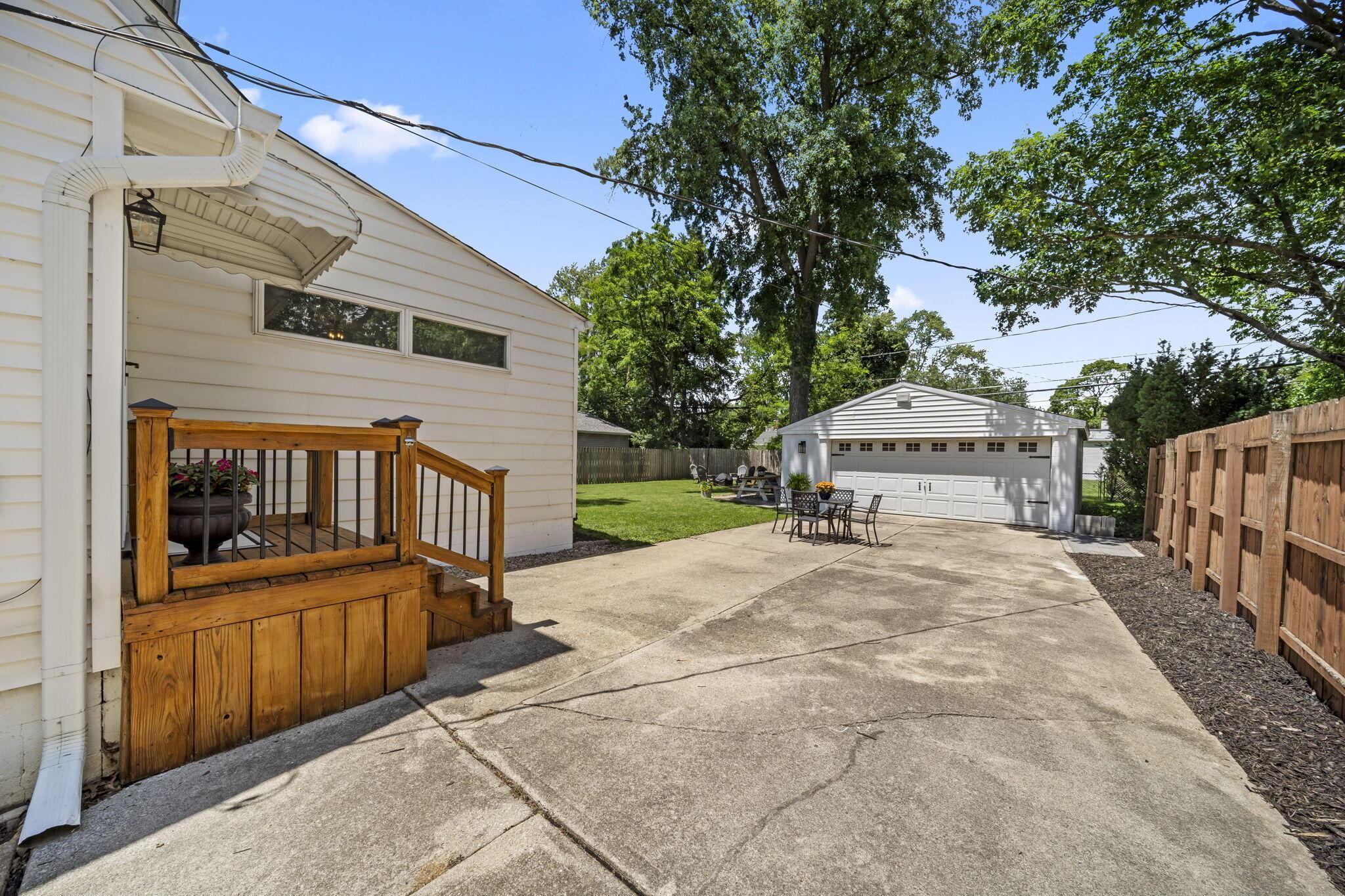 536 E Weisheimer Road Property Photo 55