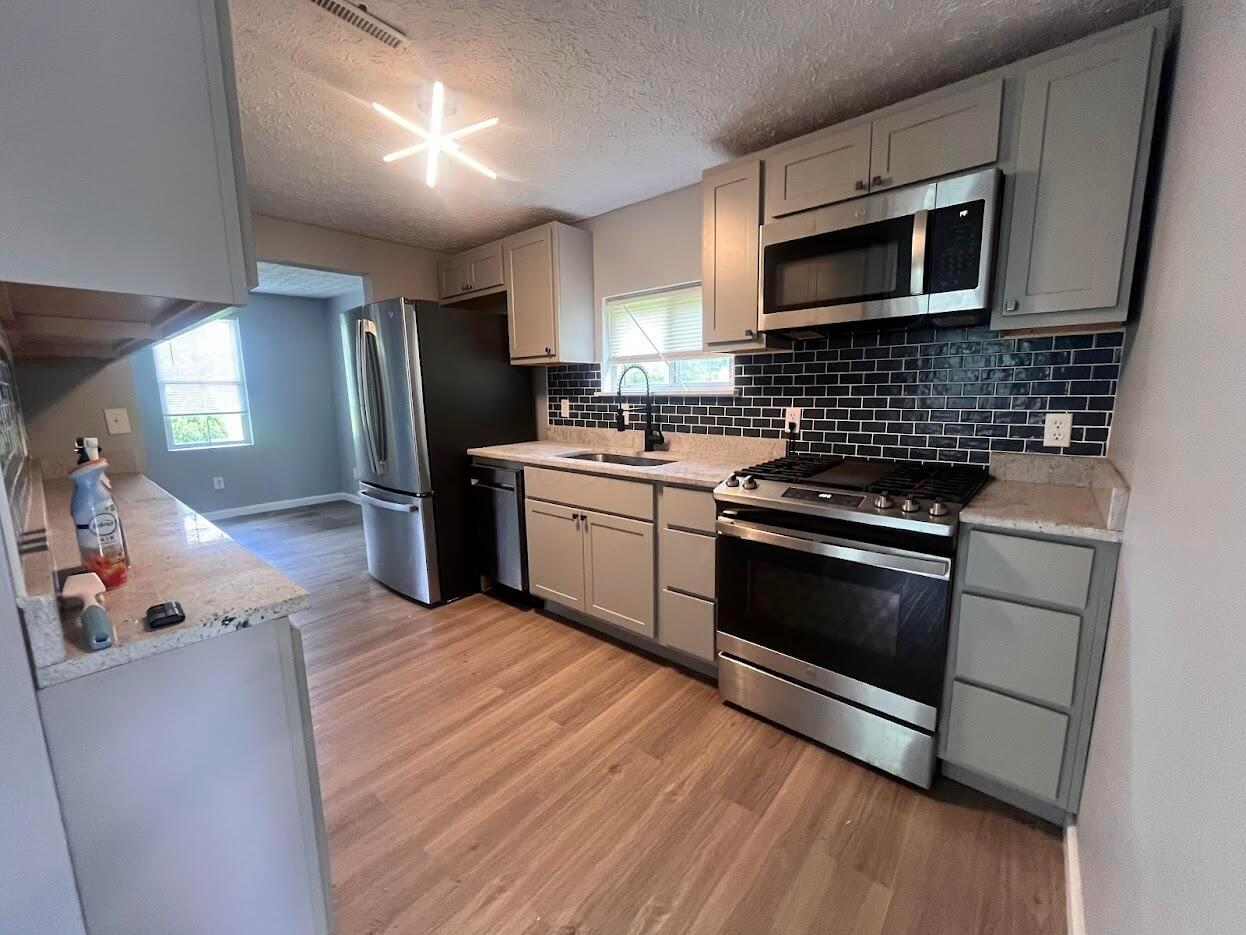 2880 Bulen Avenue Property Photo 7