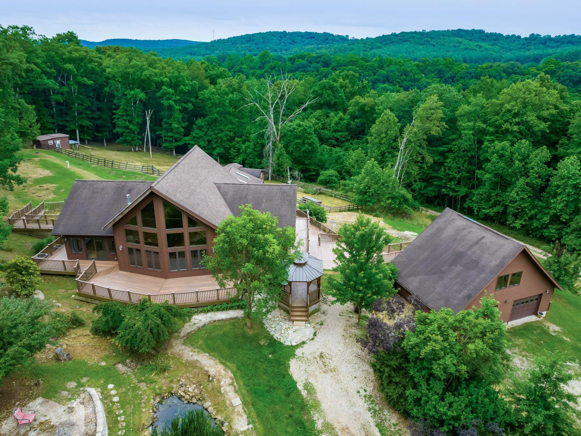 422 Debord Road Property Photo 1