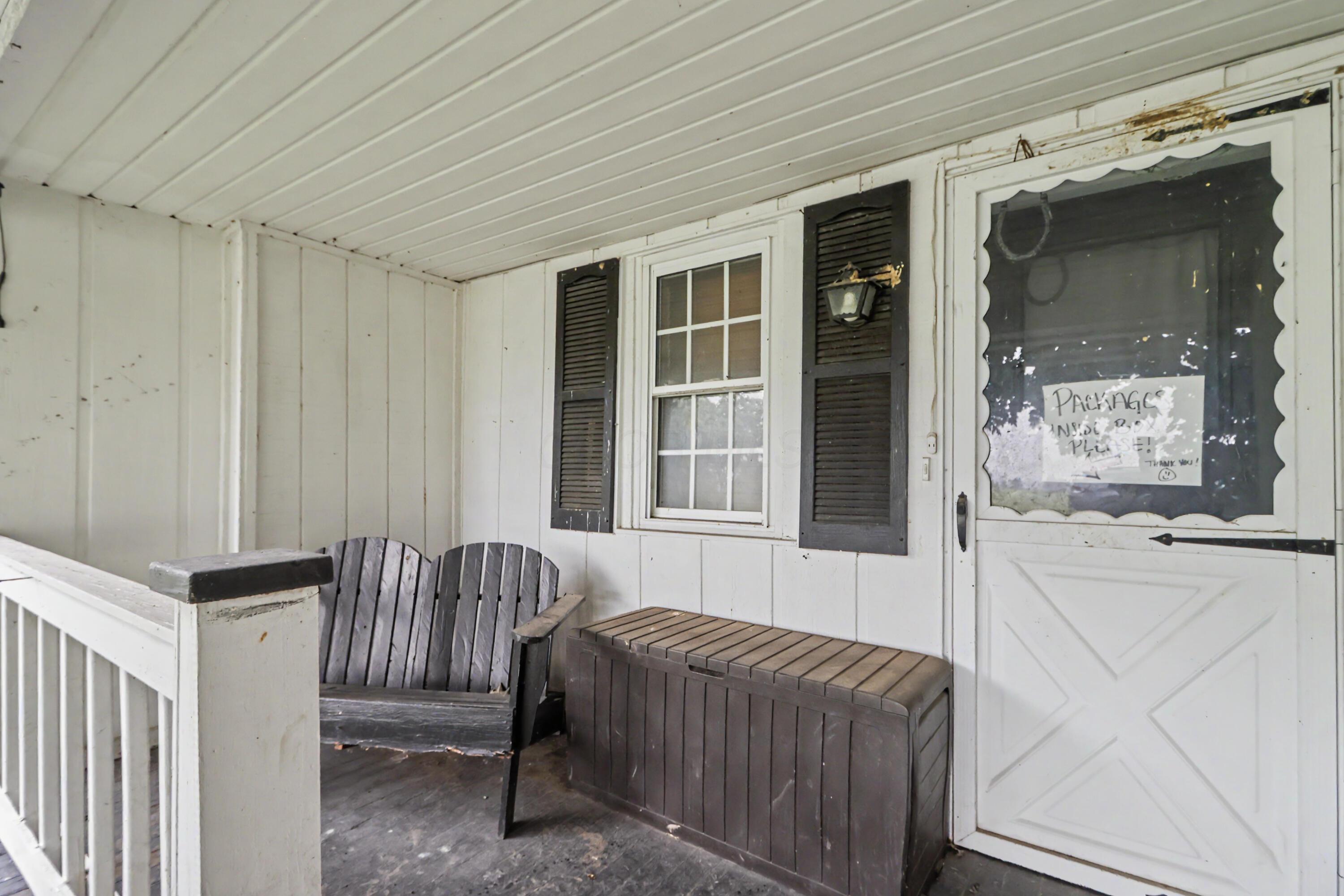 2444 Kings Corners Road E Property Photo 2