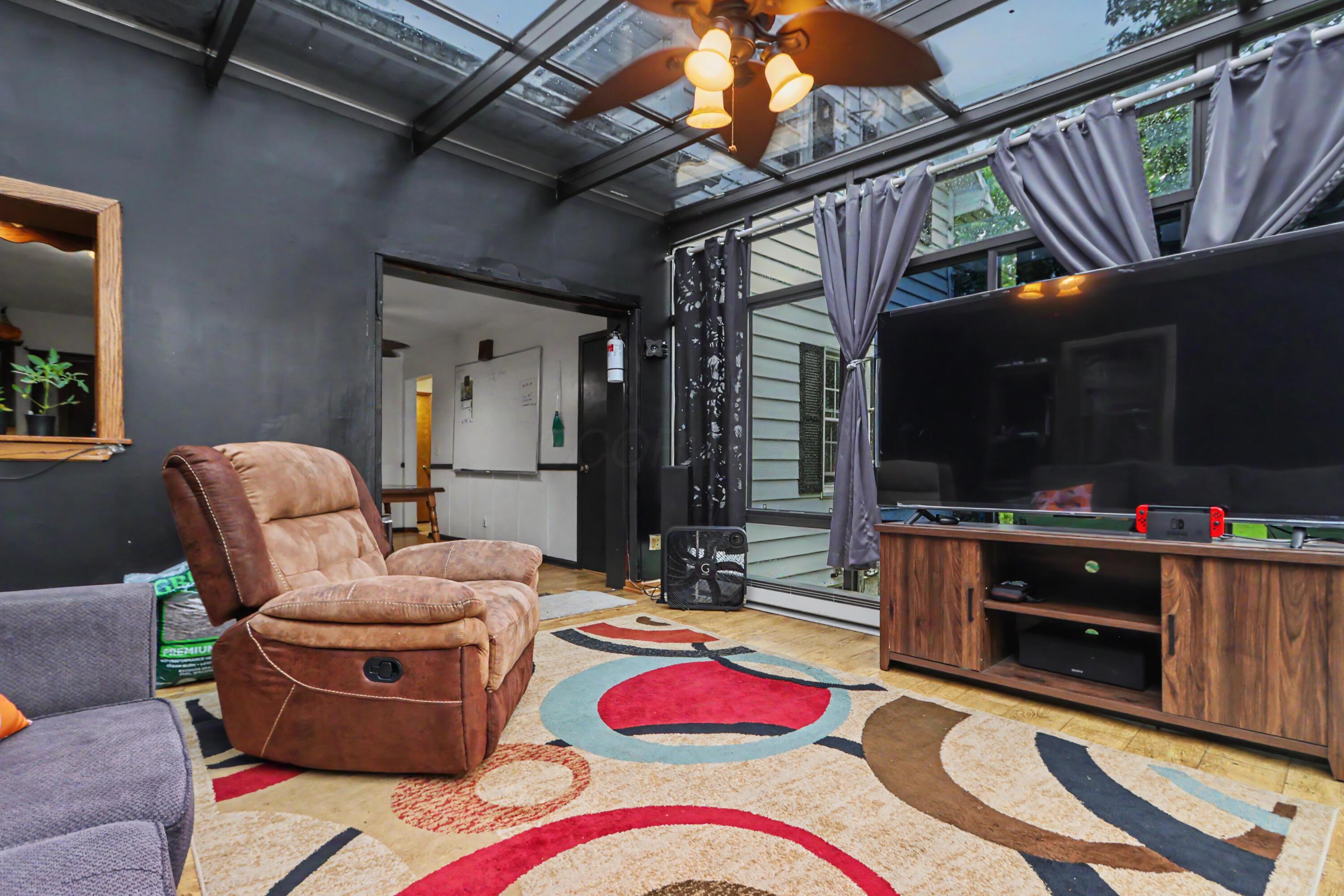 2444 Kings Corners Road E Property Photo 8