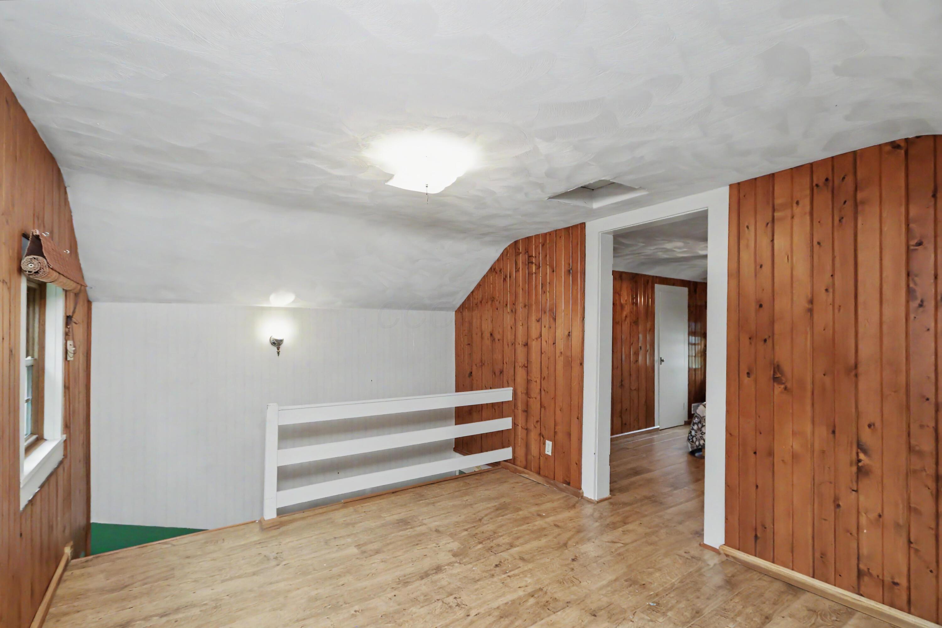 2444 Kings Corners Road E Property Photo 14