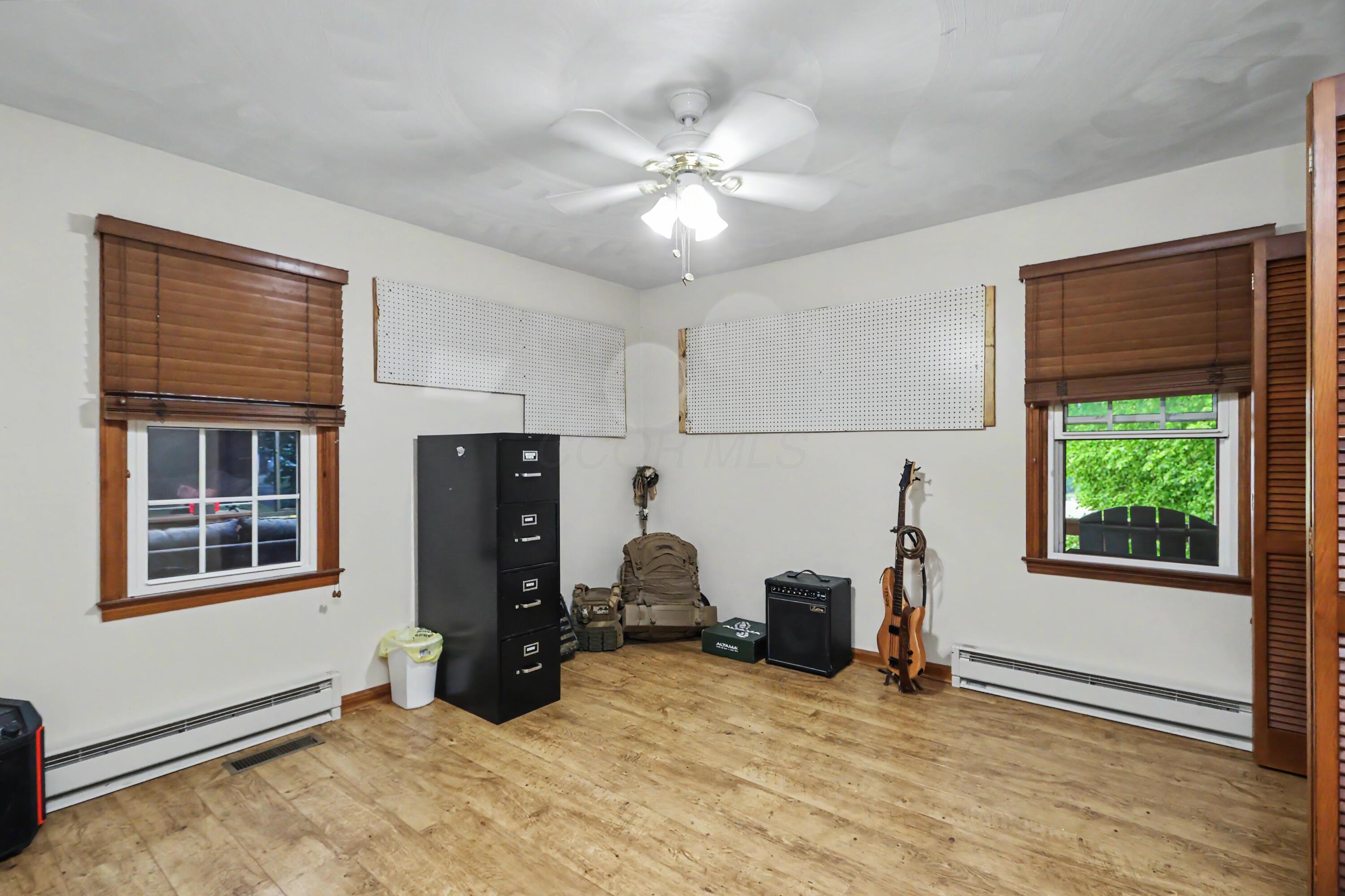2444 Kings Corners Road E Property Photo 17