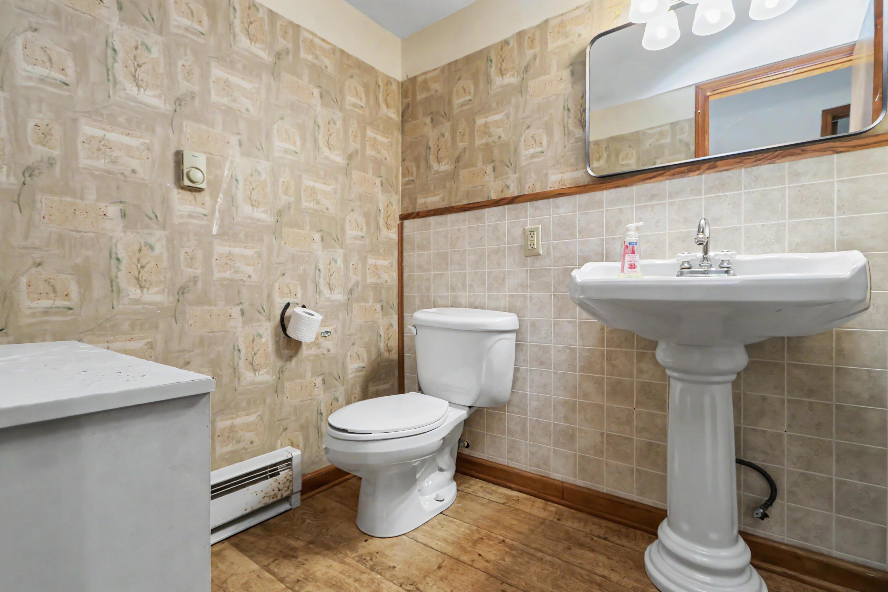 2444 Kings Corners Road E Property Photo 19