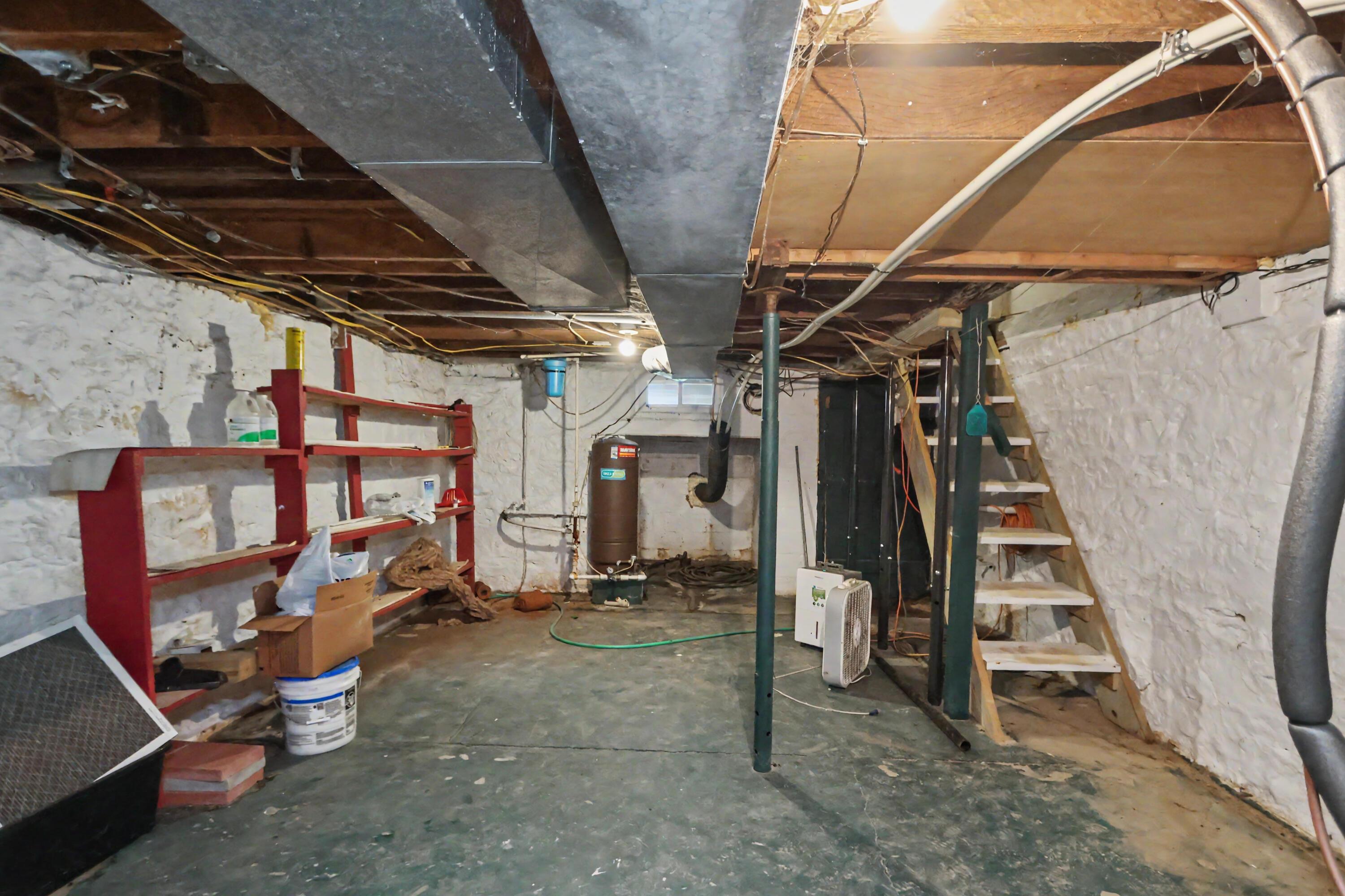 2444 Kings Corners Road E Property Photo 30