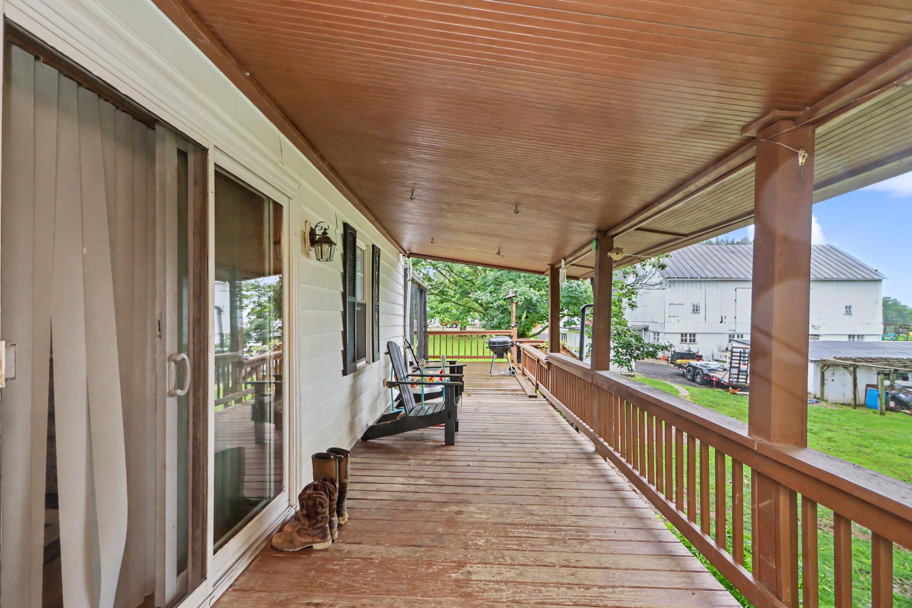 2444 Kings Corners Road E Property Photo 32