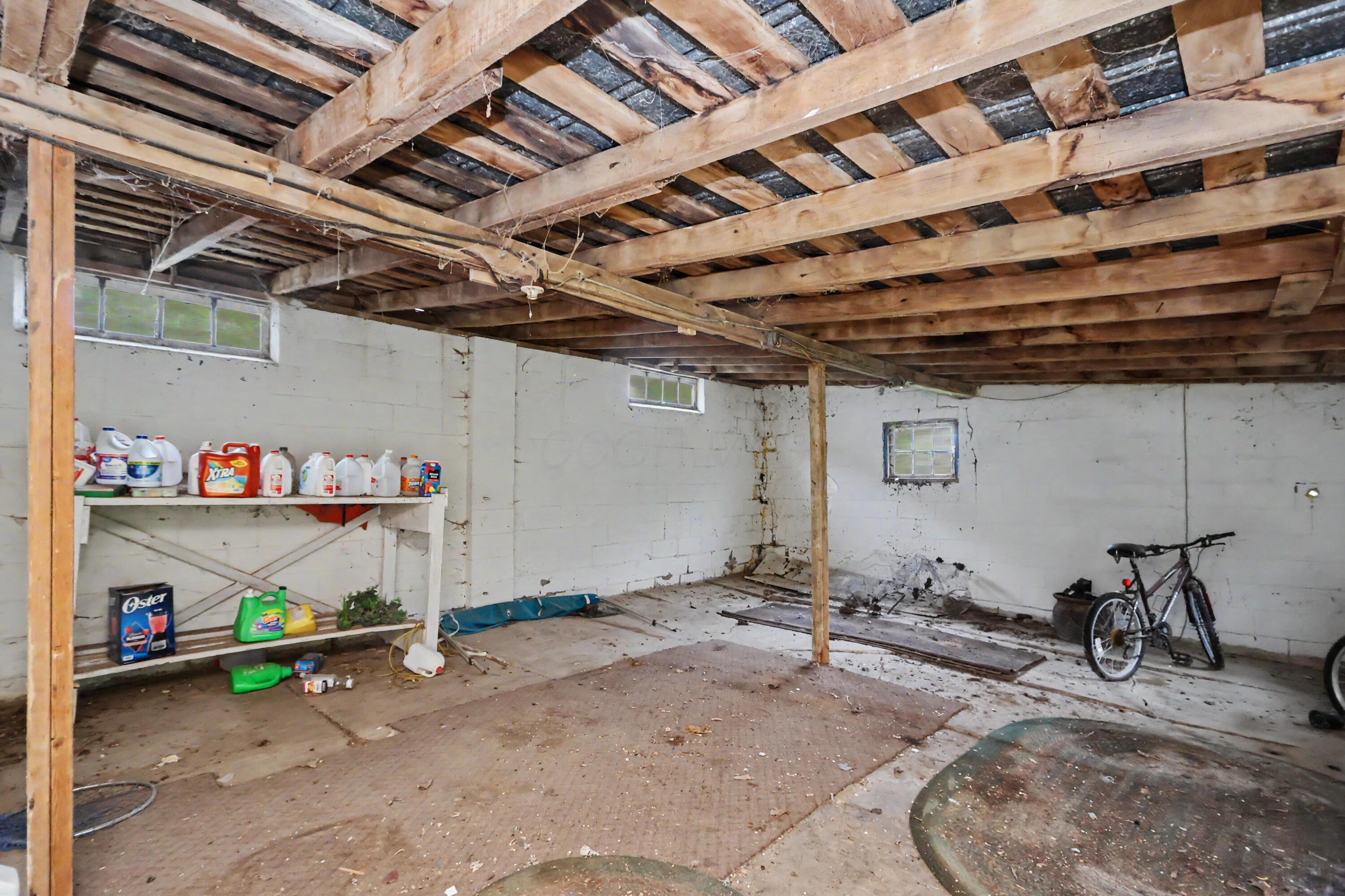 2444 Kings Corners Road E Property Photo 43