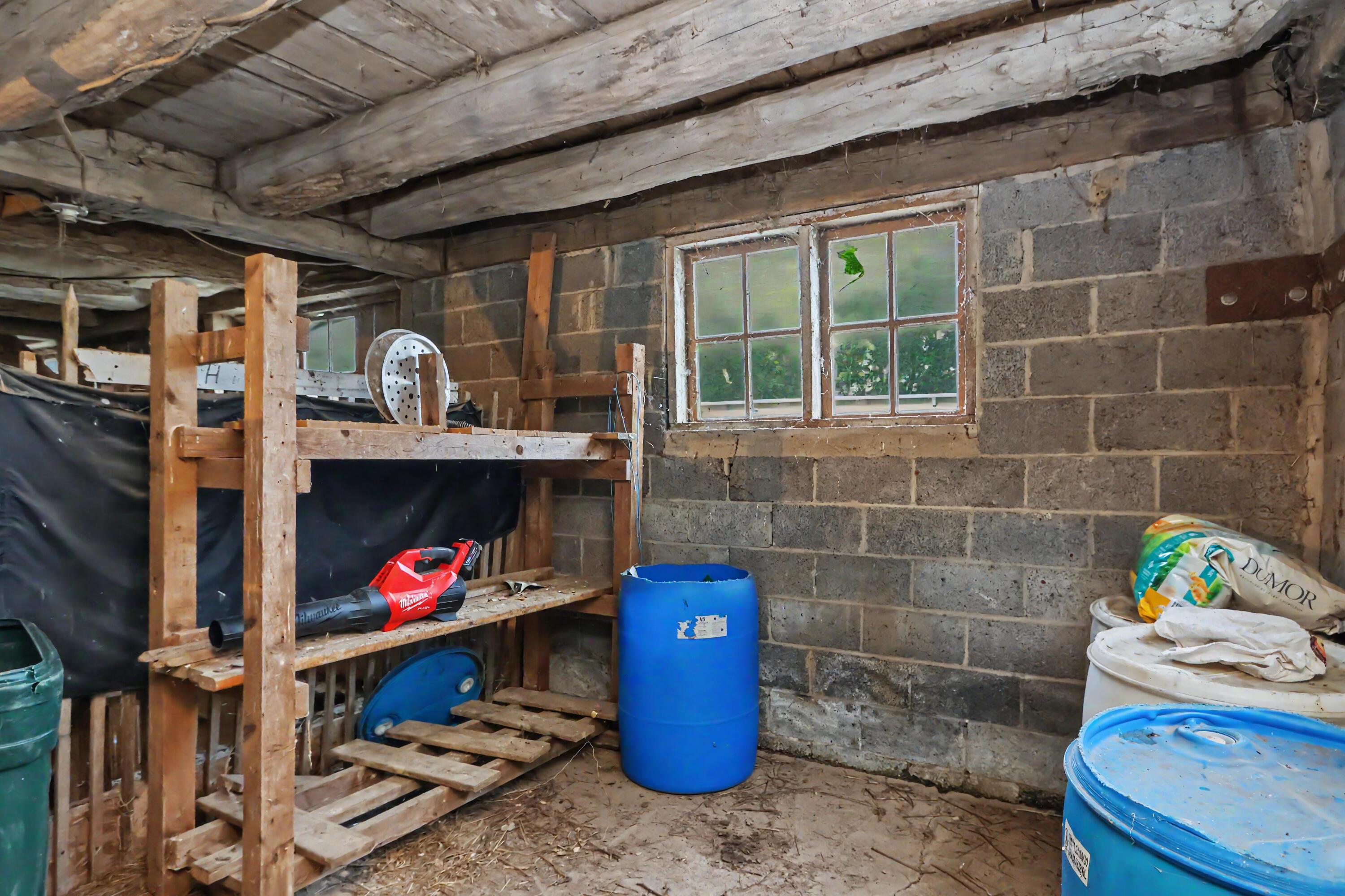 2444 Kings Corners Road E Property Photo 61