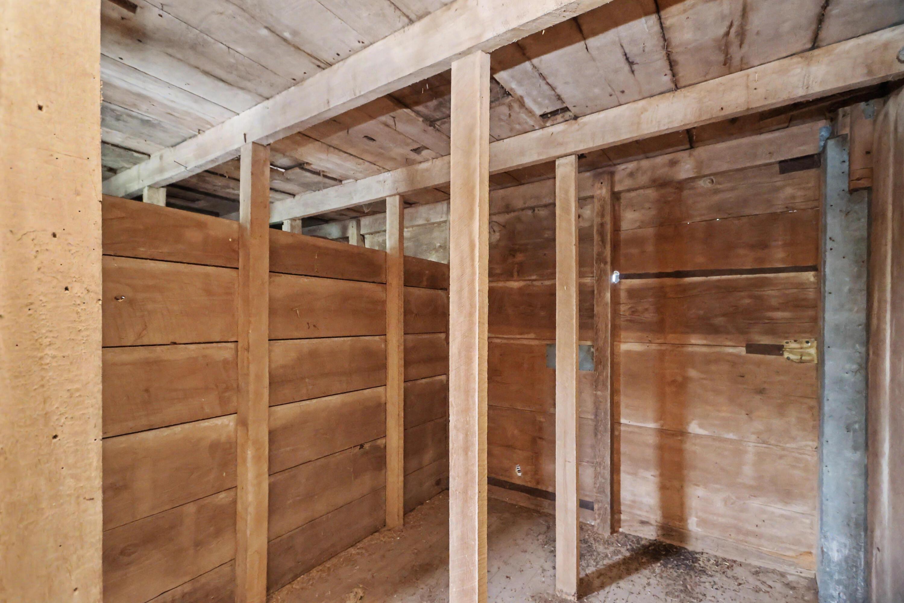2444 Kings Corners Road E Property Photo 71
