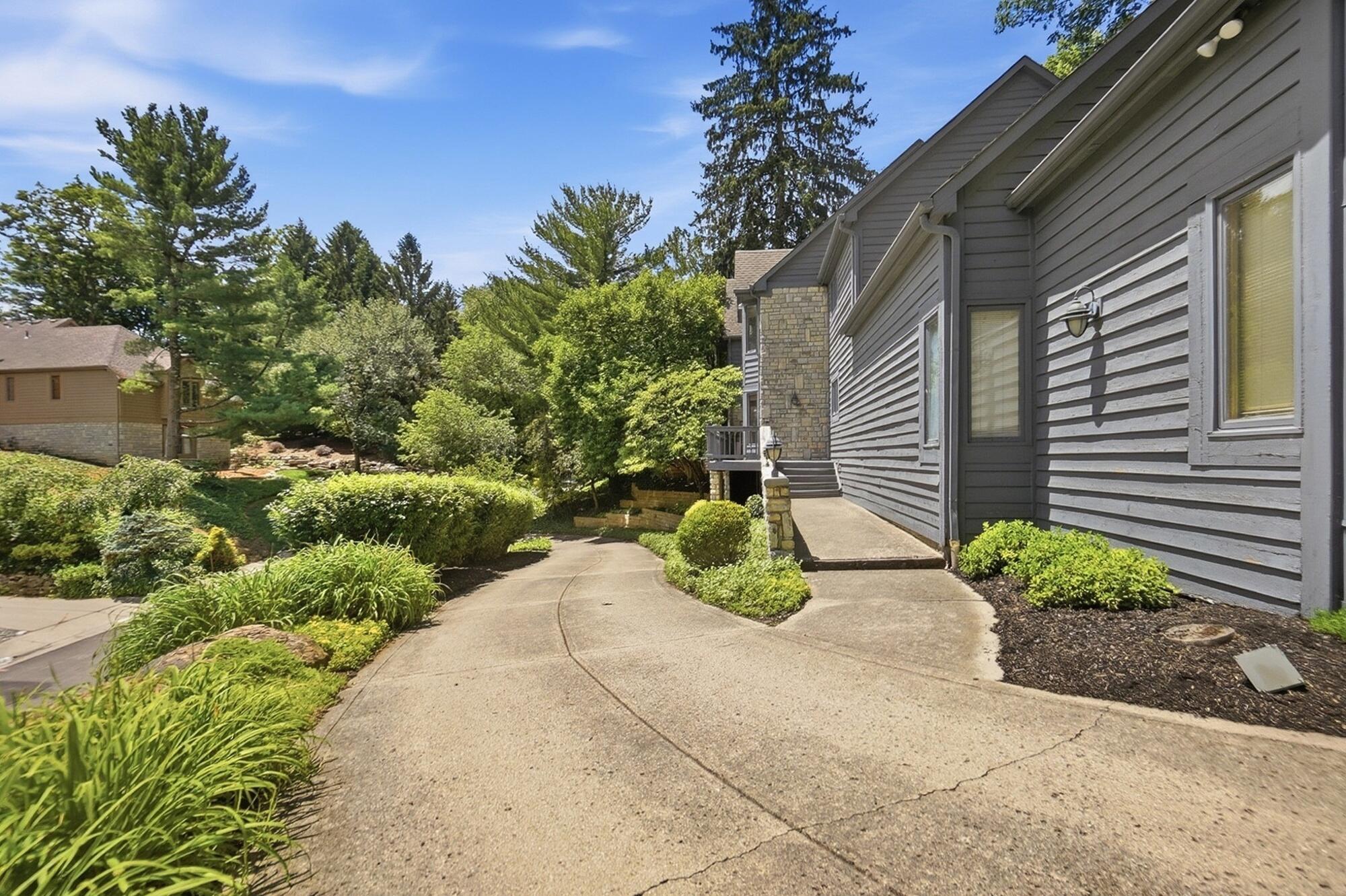 786 Robbins Way Property Photo 12