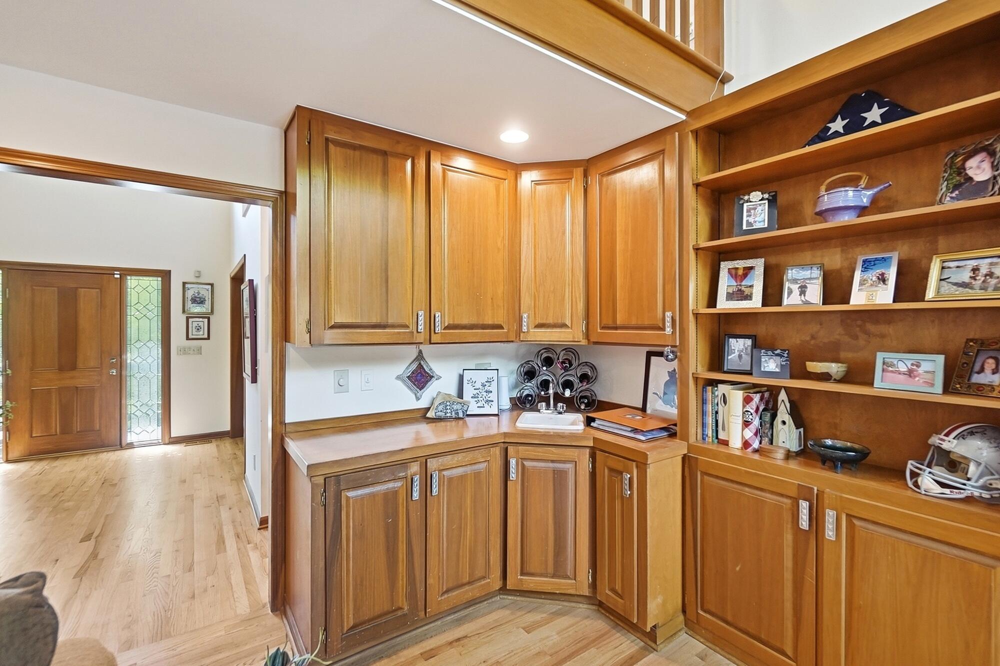 786 Robbins Way Property Photo 19