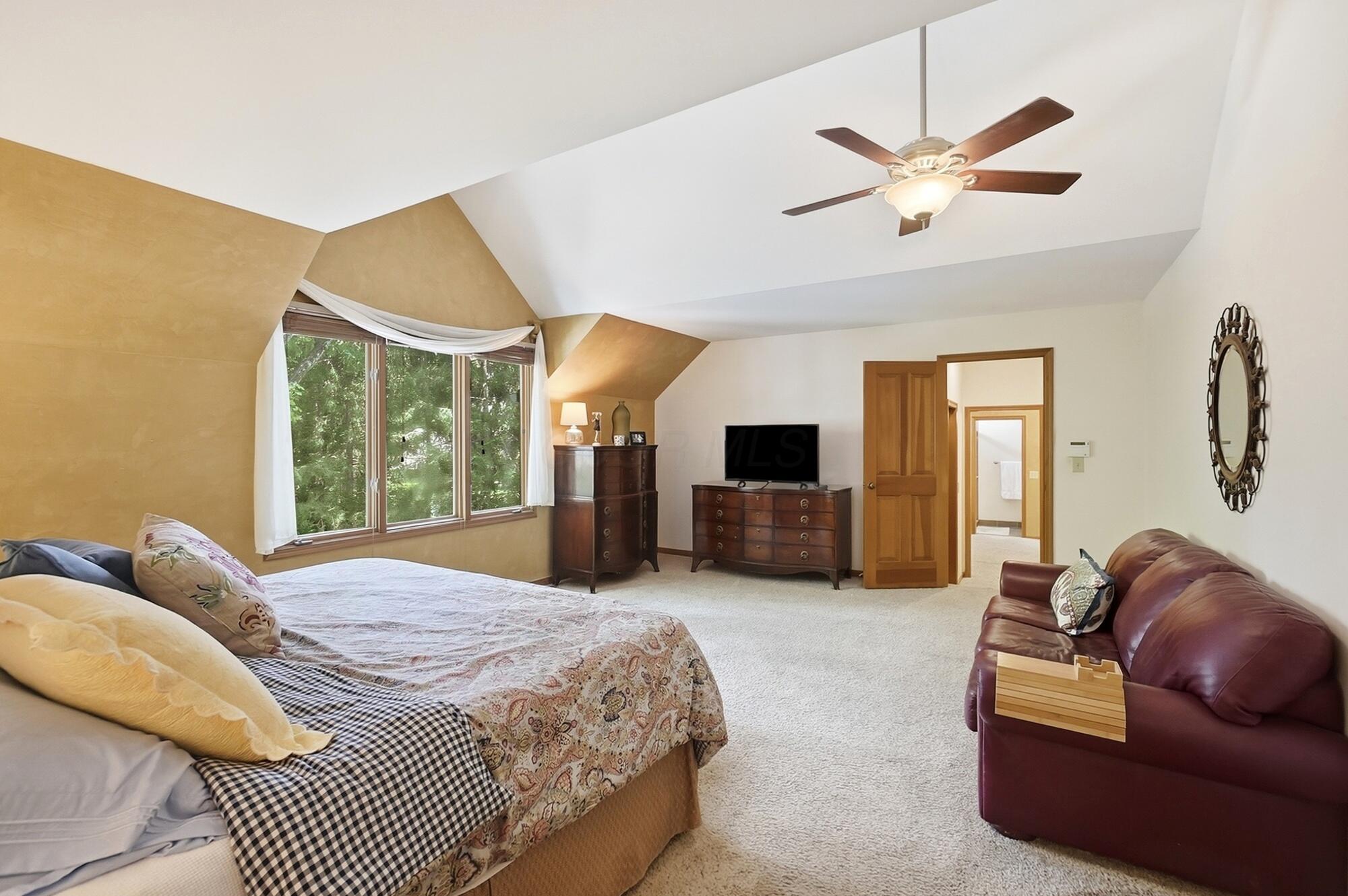 786 Robbins Way Property Photo 32