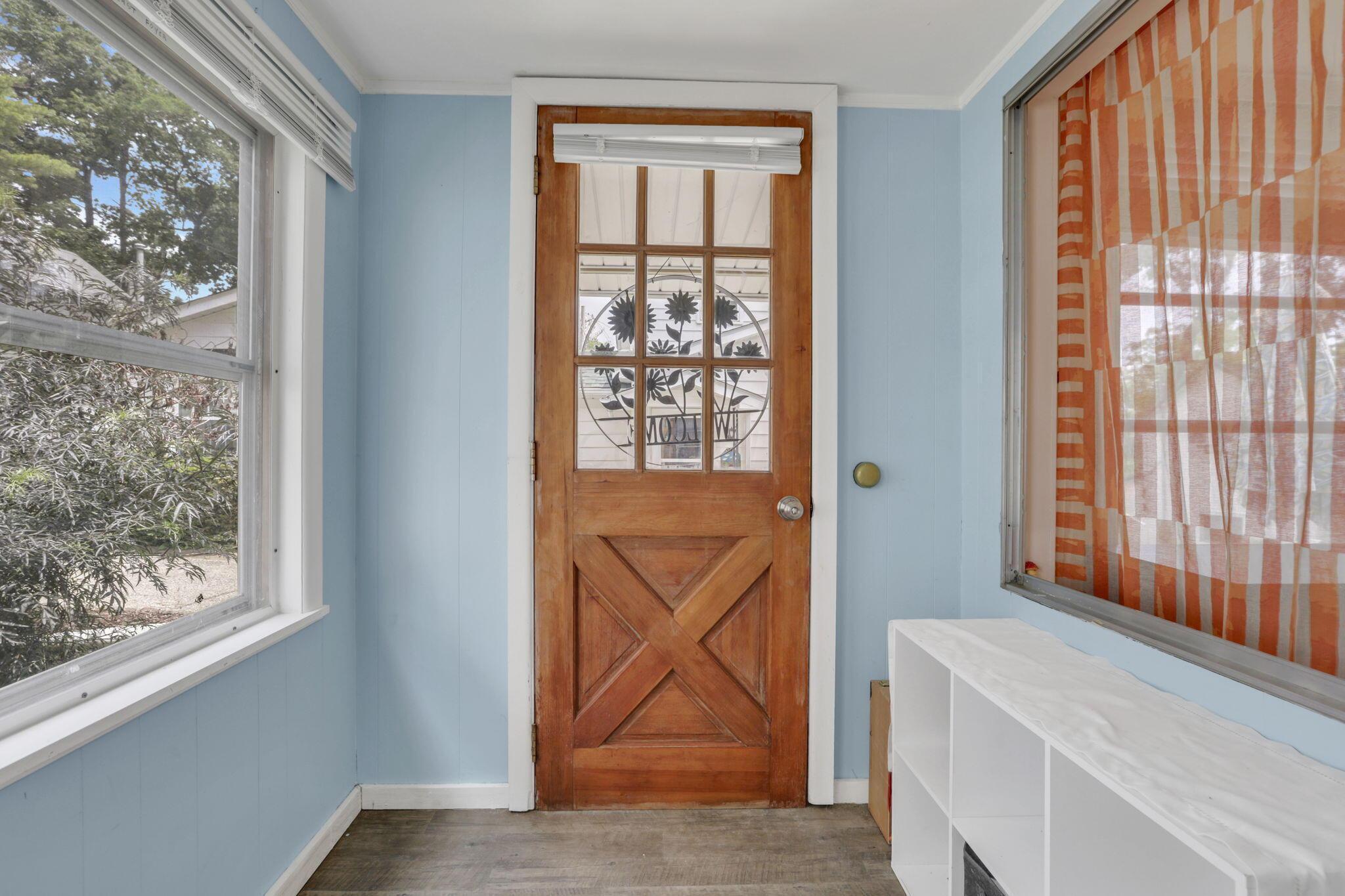 8 1st Street Property Photo 6