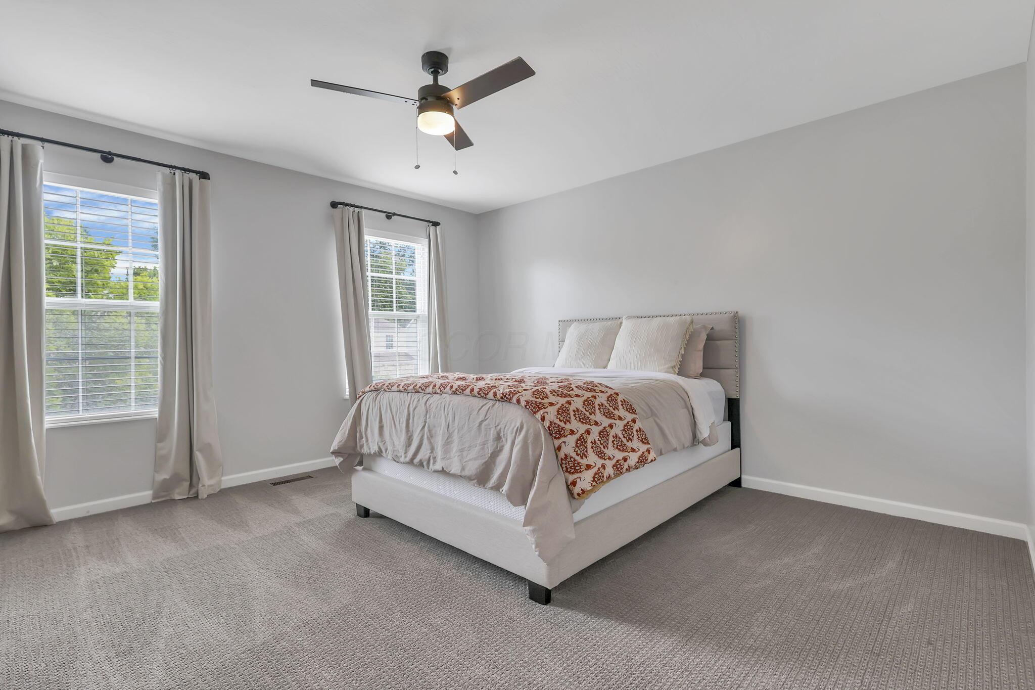596 Herrogate Square Property Photo 19