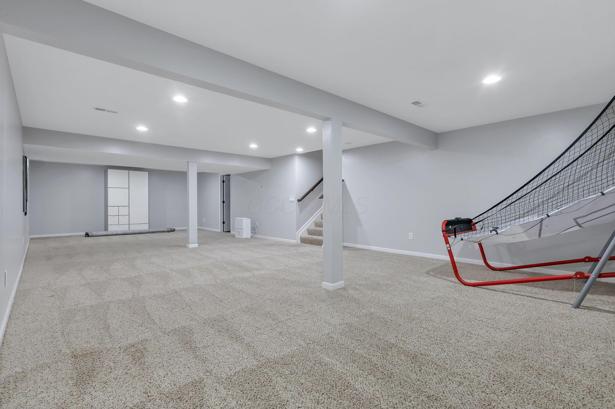 596 Herrogate Square Property Photo 24
