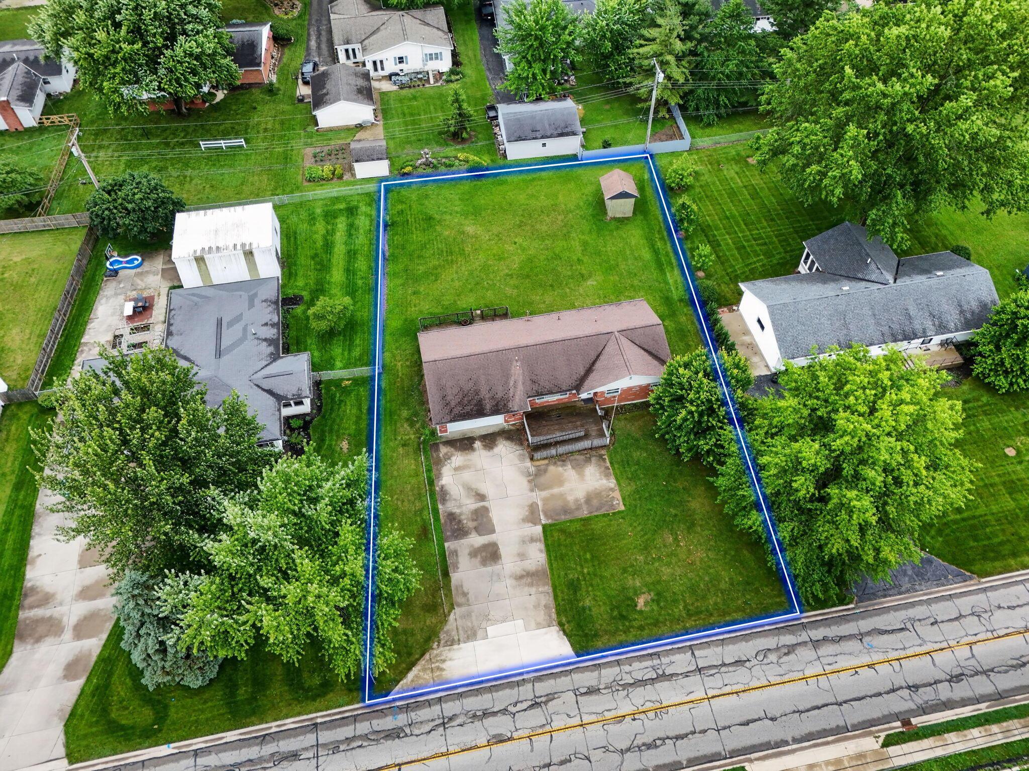 925 Collins Avenue Property Photo 3