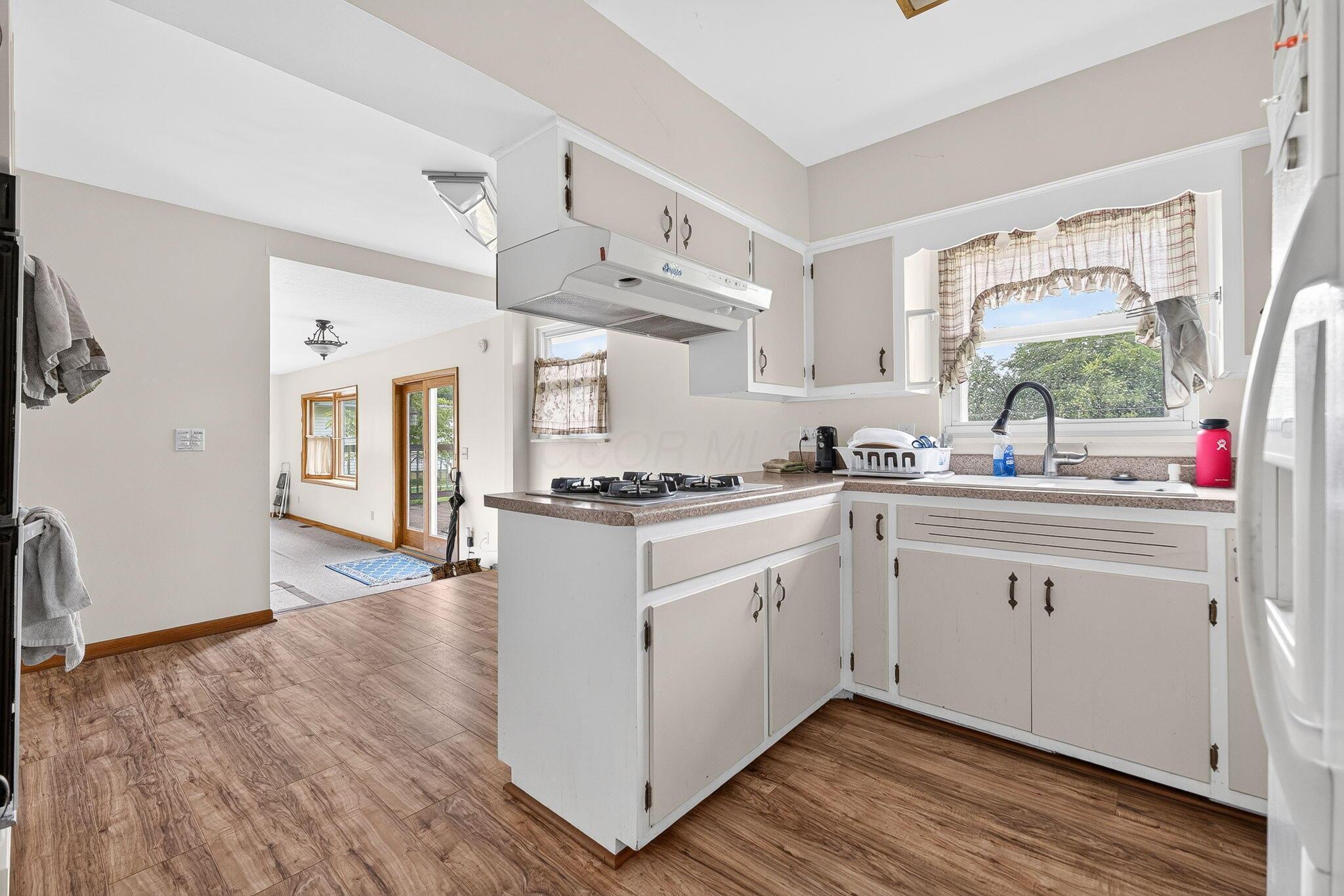 925 Collins Avenue Property Photo 11
